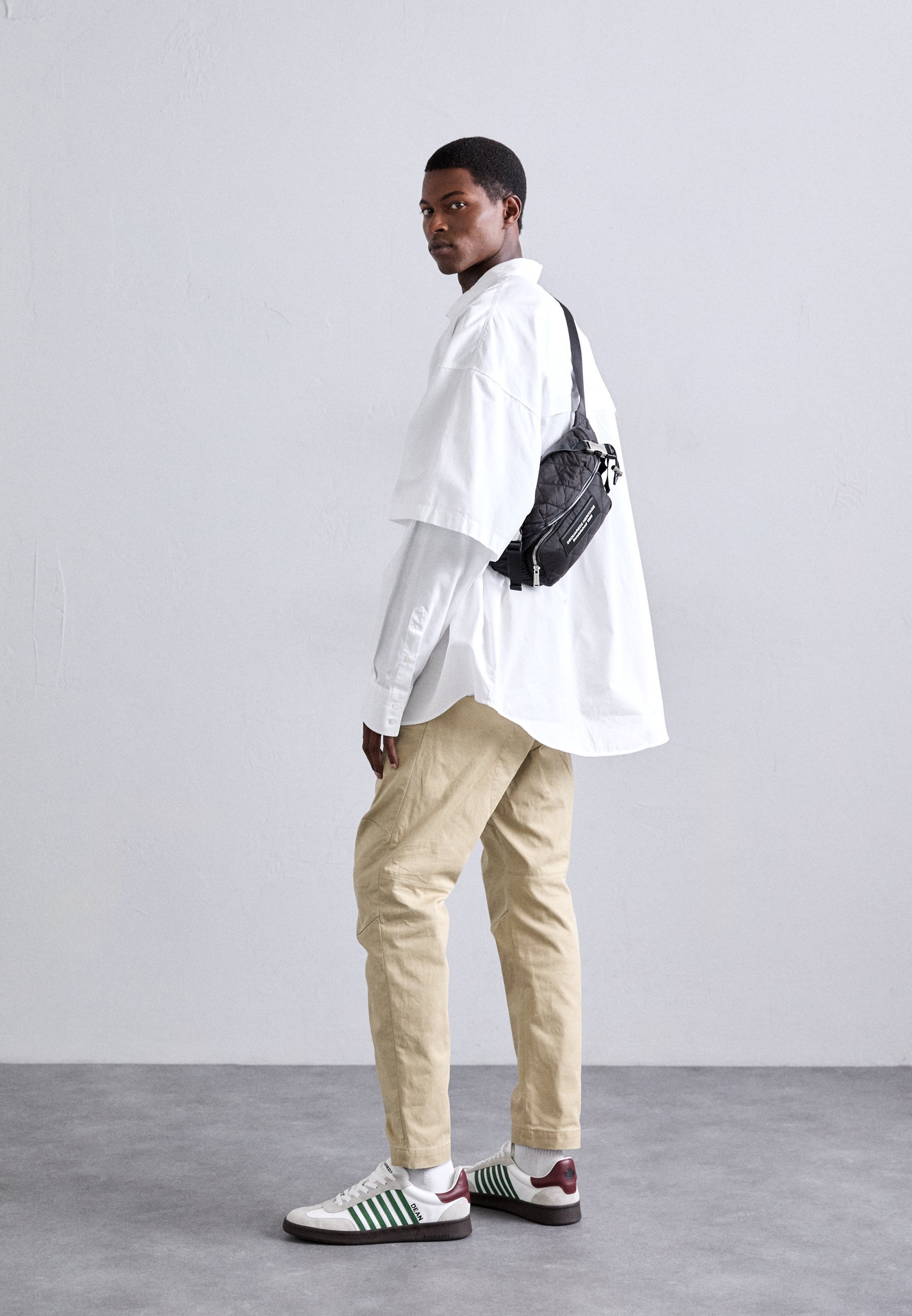 Dsquared2 Mageveske - svart