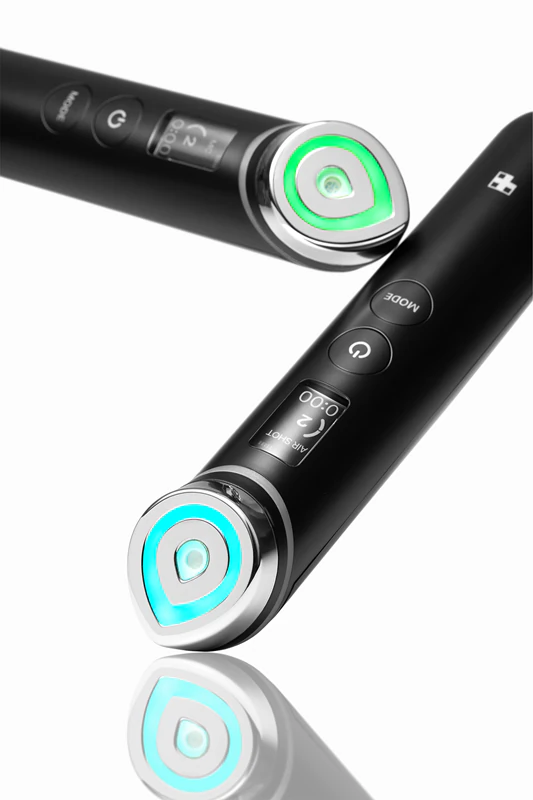 medicube Age-R Booster Pro, dispositivo multifuncional para regeneração e nutrição da pele.