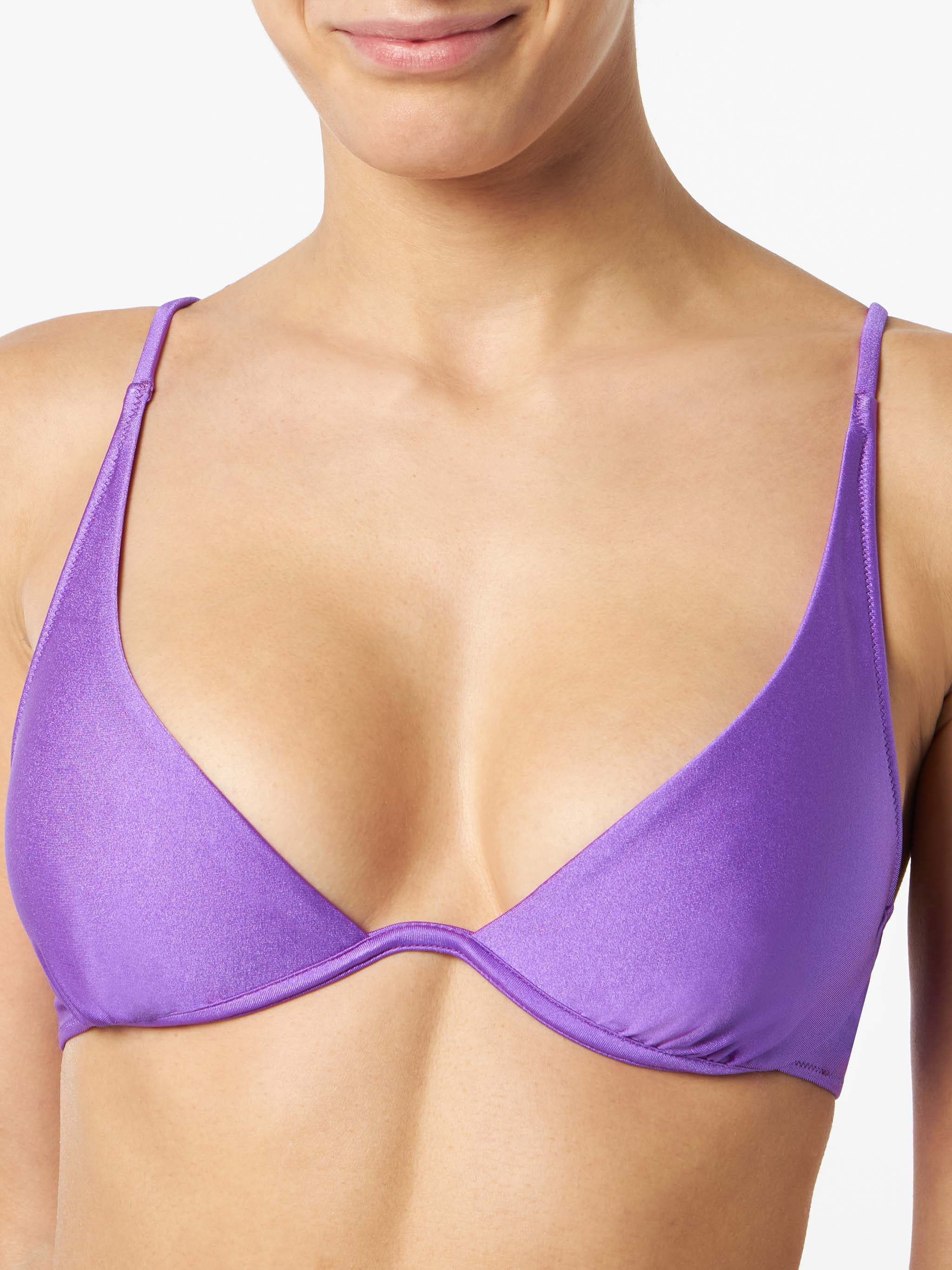 Top de mujer morado brillante con aros