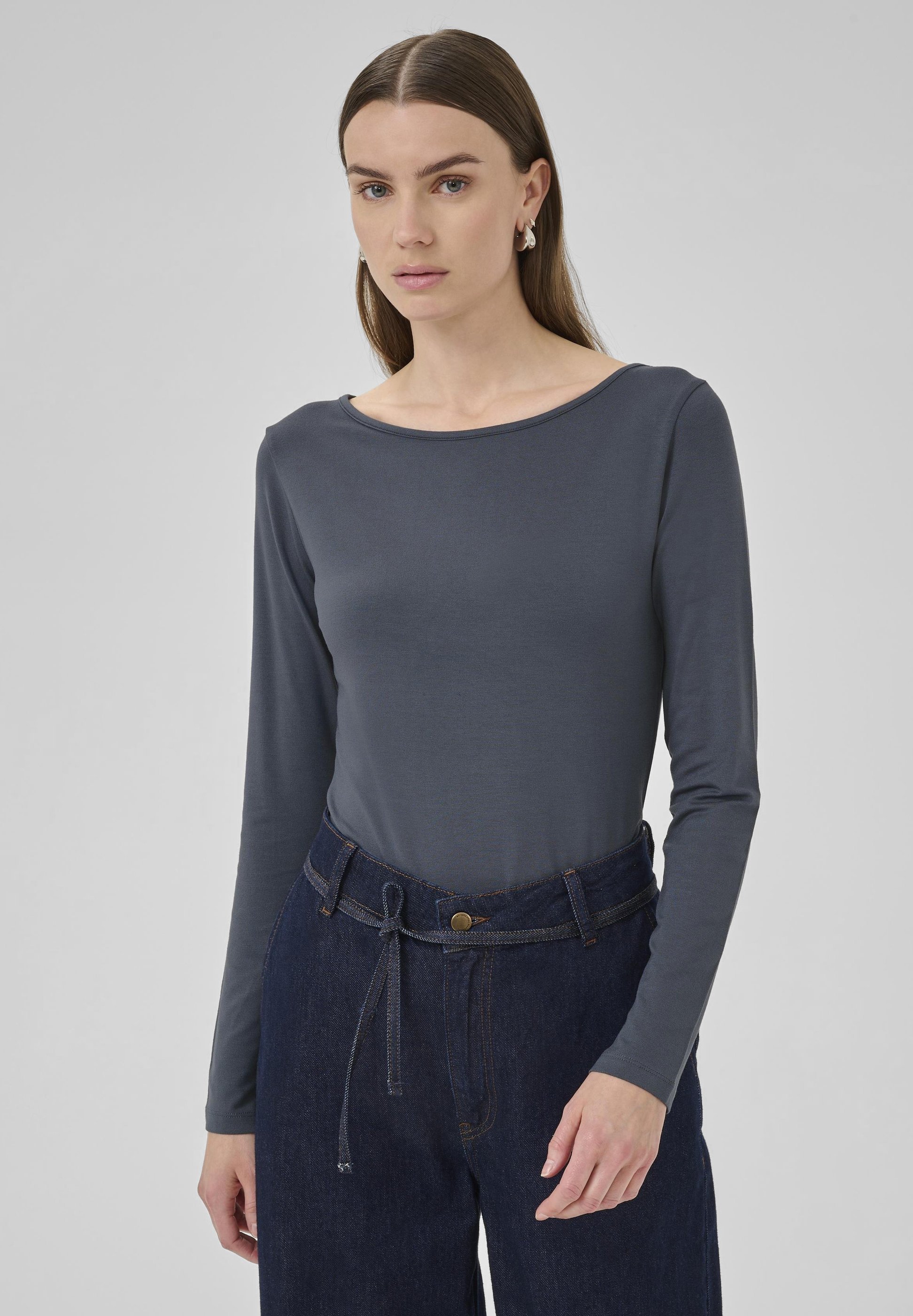 Mon indispensable de la garde-robe : un haut à manches longues - gris ardoise foncé