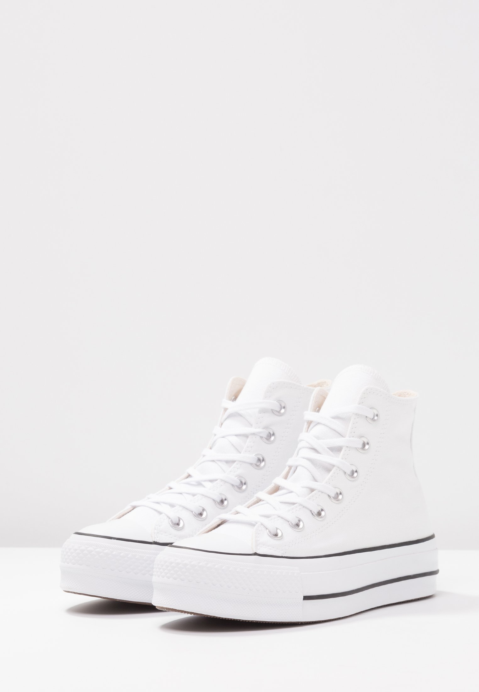 Converse'i kõrged tossud