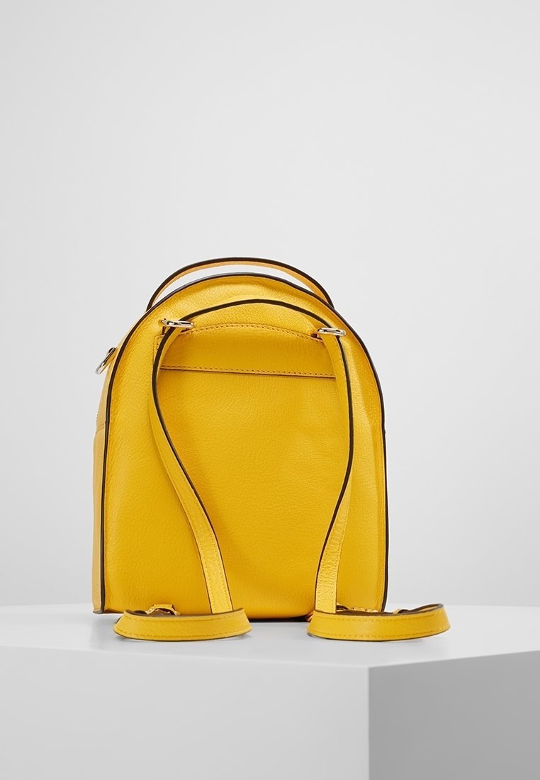 MICHAEL Michael Kors Rucksack - gelb