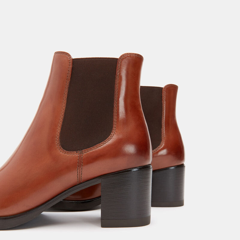Chelsea boots met blokhakken