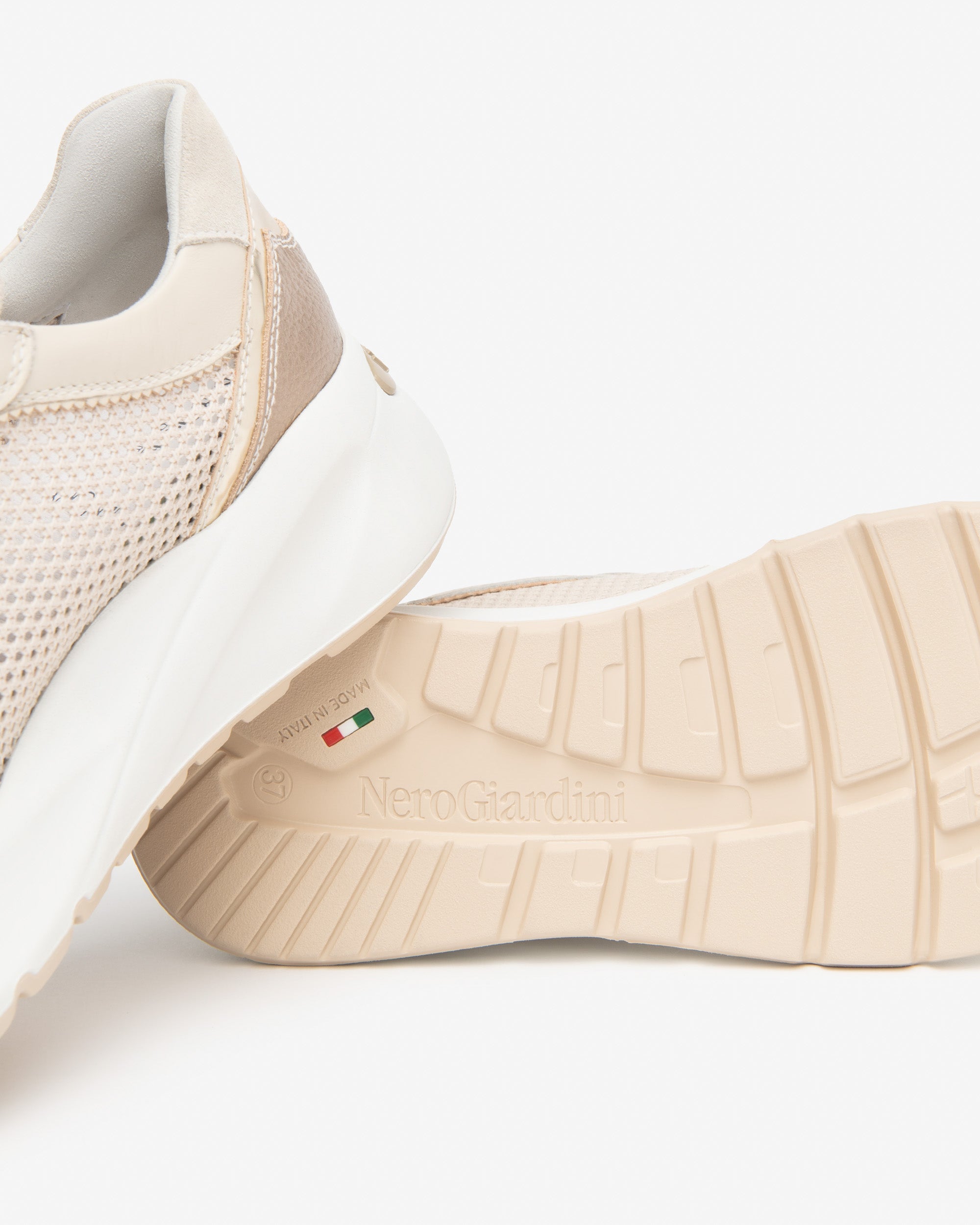  Damen-Sneaker aus Leder, Canvas und technischen Materialien