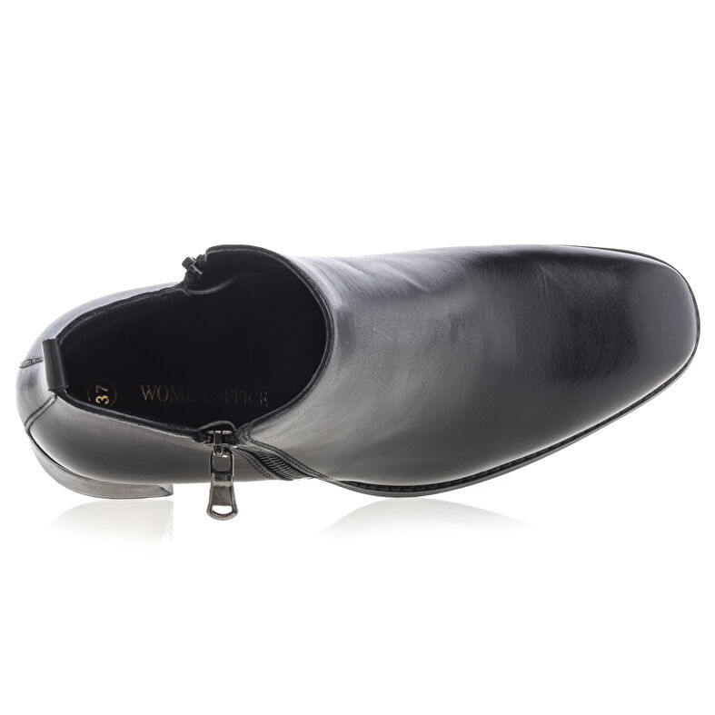Schwarze Damenstiefel / Stiefeletten