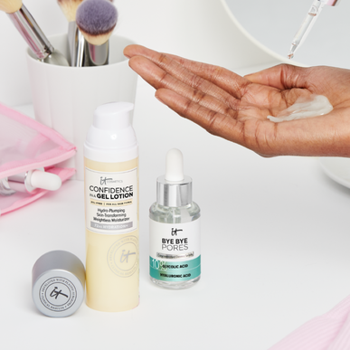 IT Cosmetics Bye Bye Pores -tiivistetty ihohuokosseerumi glykolihappoa sisältävä ihohuokosia supistava seerumi 30 ml 30 ml