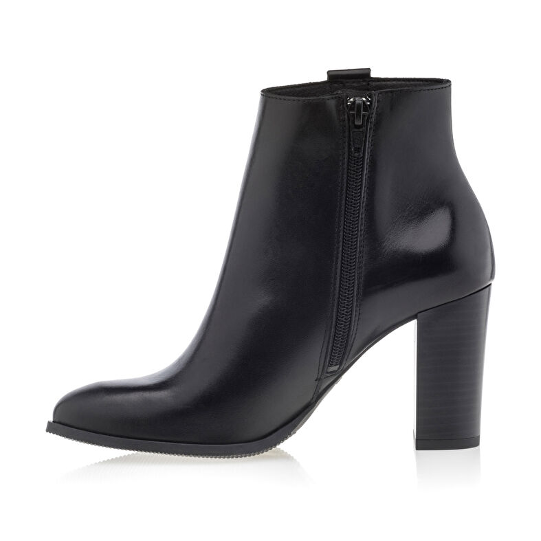Schwarze Damenstiefel / Stiefeletten