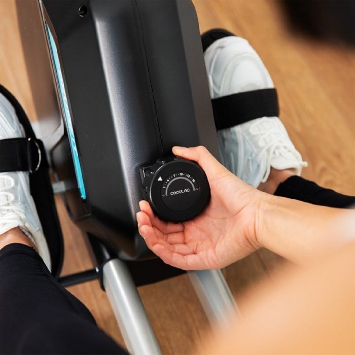 Máquina de remo plegable Cecotec DrumFit Rower 5500 Regatta. Sistema de resistencia magnética y diferentes niveles de intensidad.