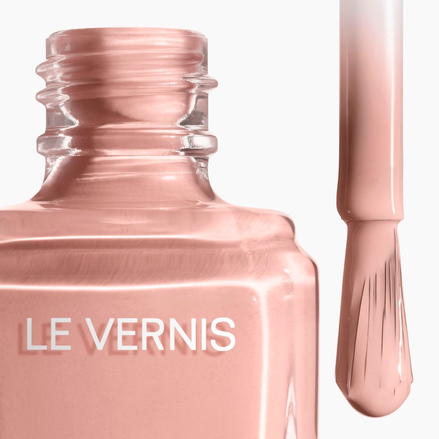 CHANEL lak za nokte LE VERNIS DUGOTRAJNA BOJA I SJAJ - 13 ml