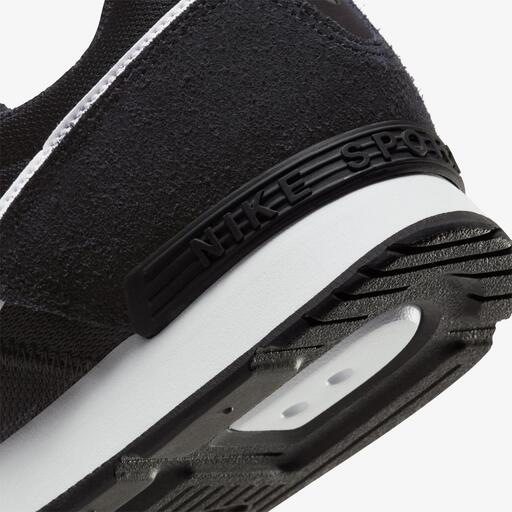 Nike Venture Runner