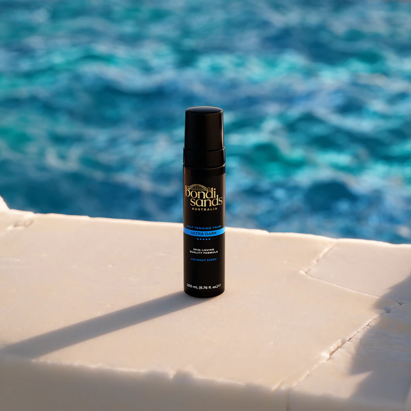 espuma autobronzeadora Bondi Sands proporciona à pele uma cor intensa.