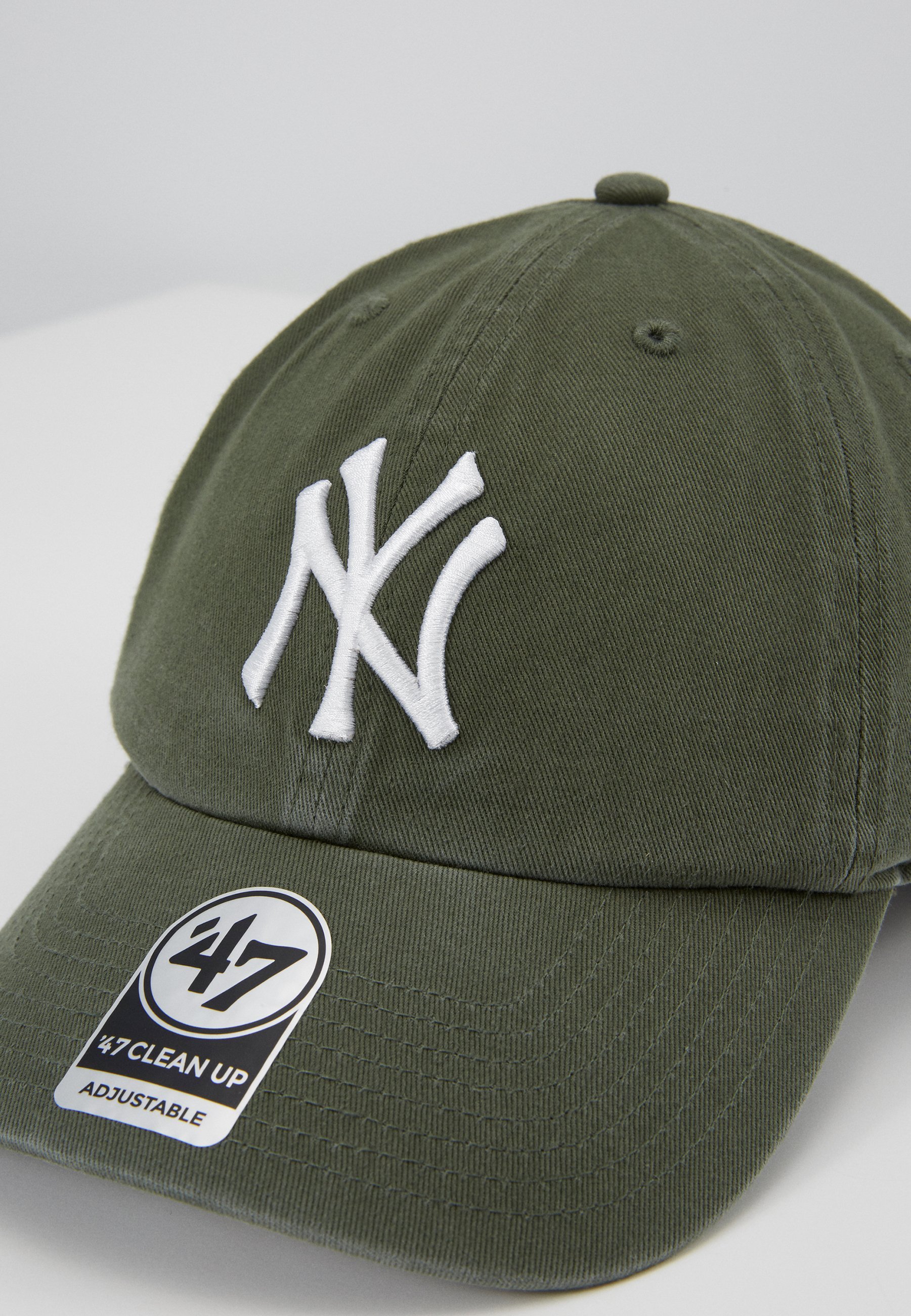 '47 Caps