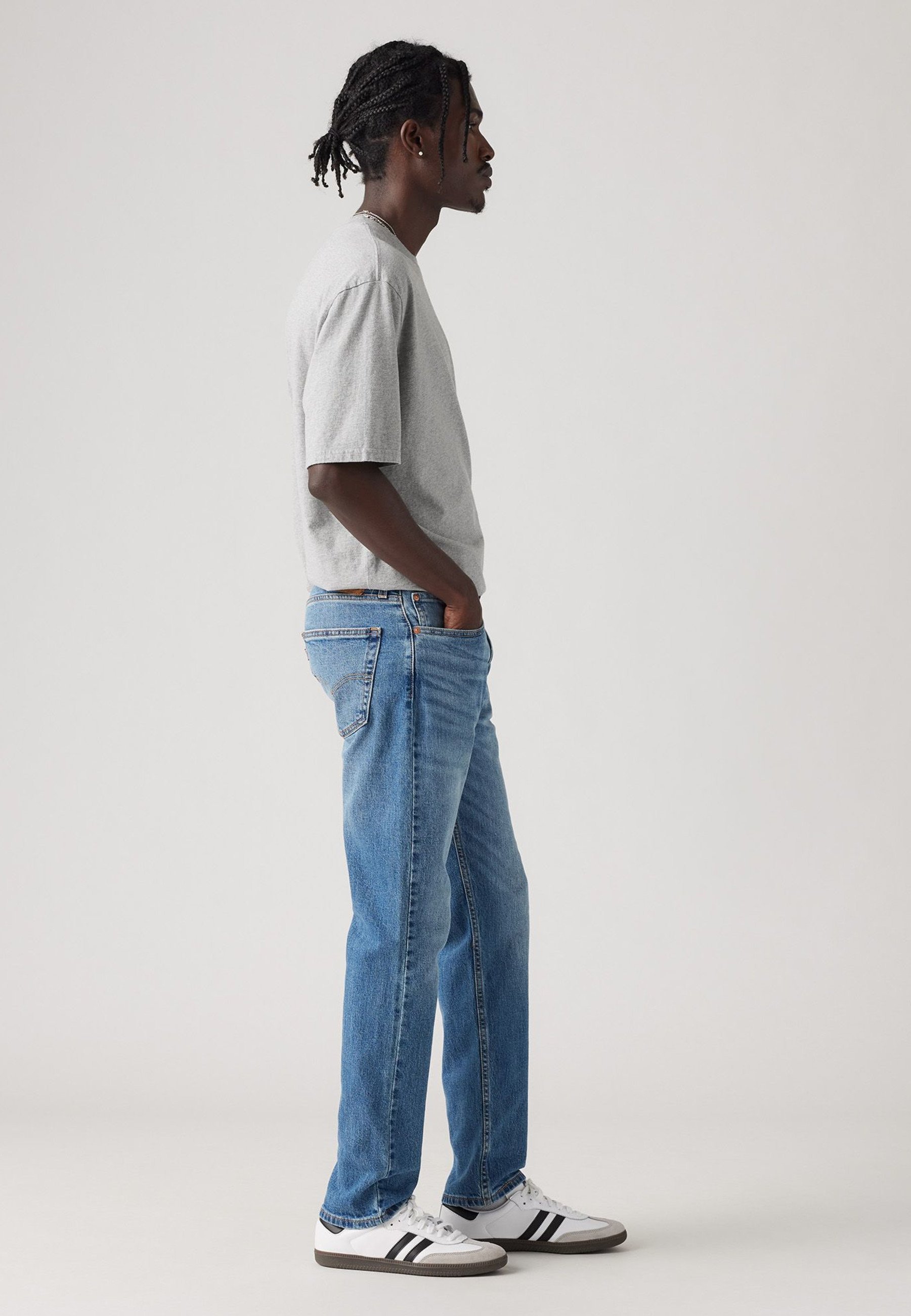 Levi's® 502® TAPER – Jeans mit schmal zulaufendem Bein – näher kommen