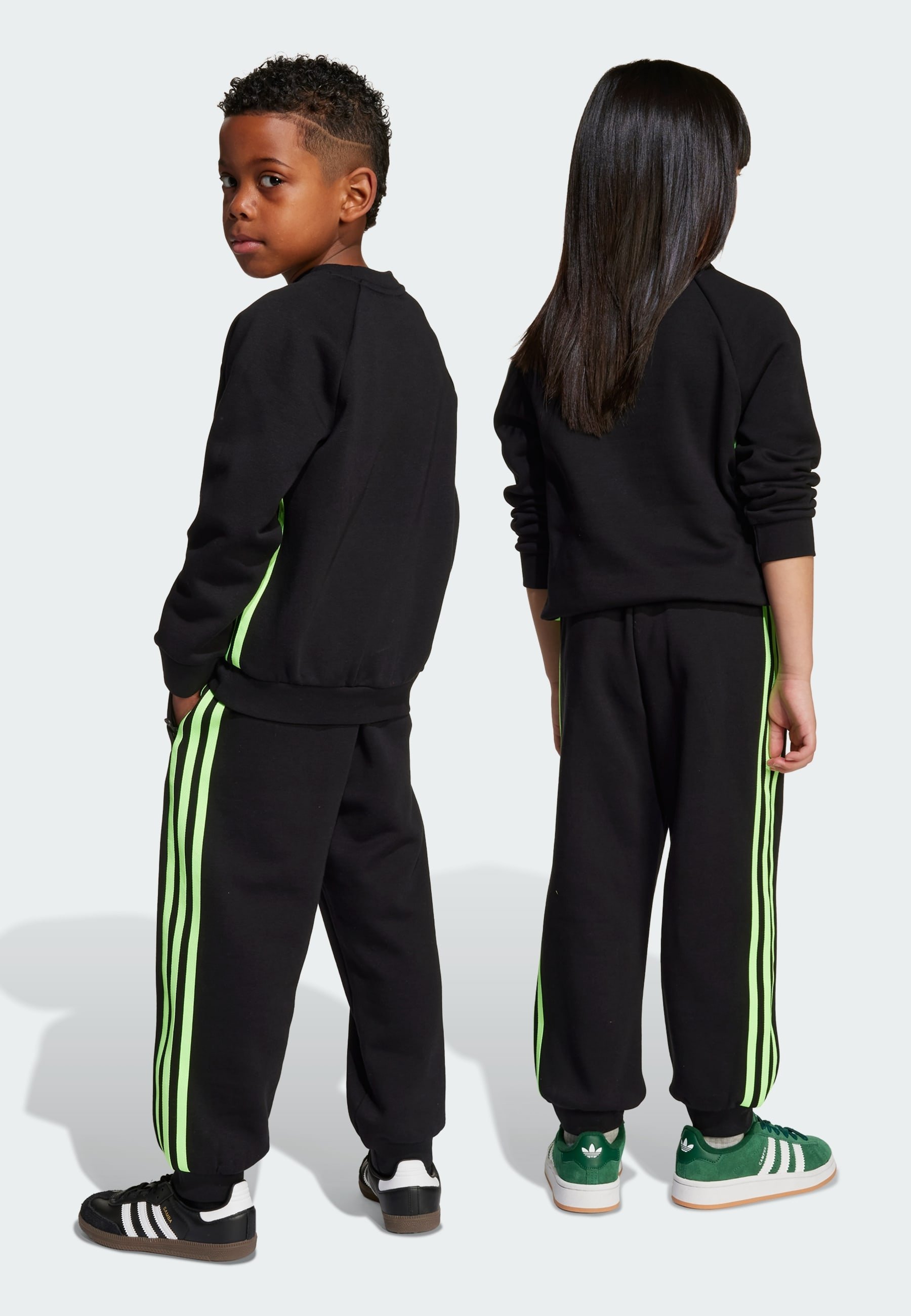 Ensemble adidas Originals CREW - Survêtement - noir et vert signal