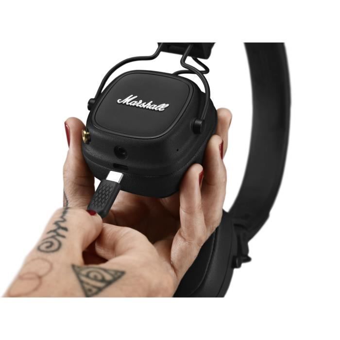 Fones de ouvido sem fio Bluetooth Marshall Major IV pretos