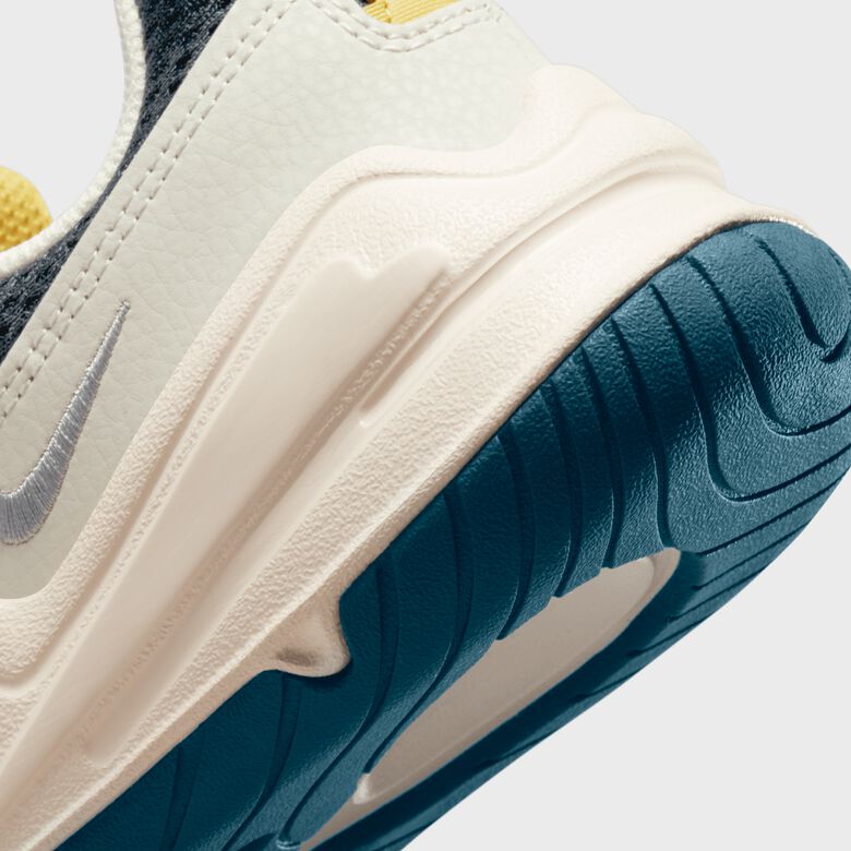 WMNS Tech Hera