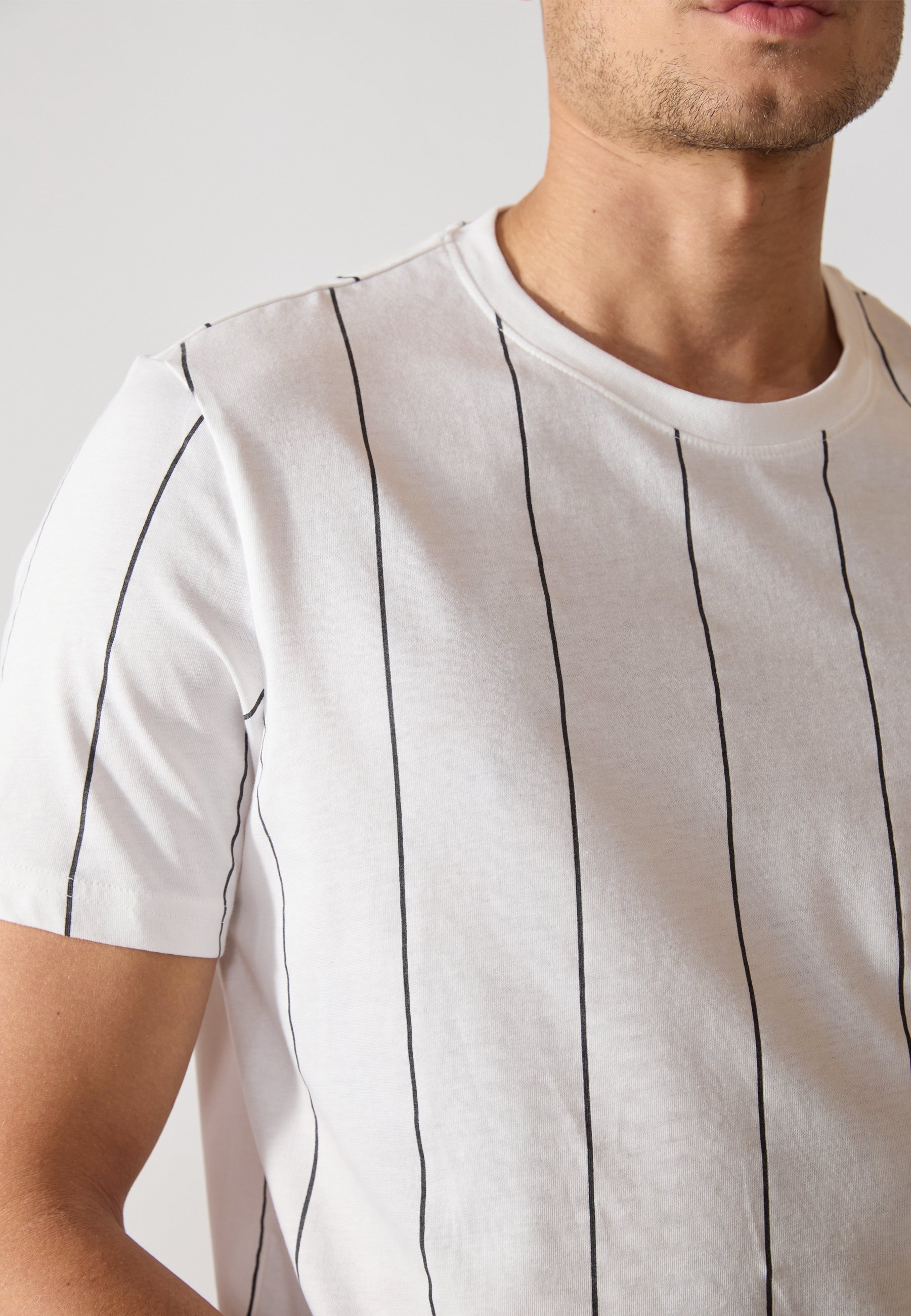 Lot de 2 t-shirts imprimés Pier One - blanc/noir