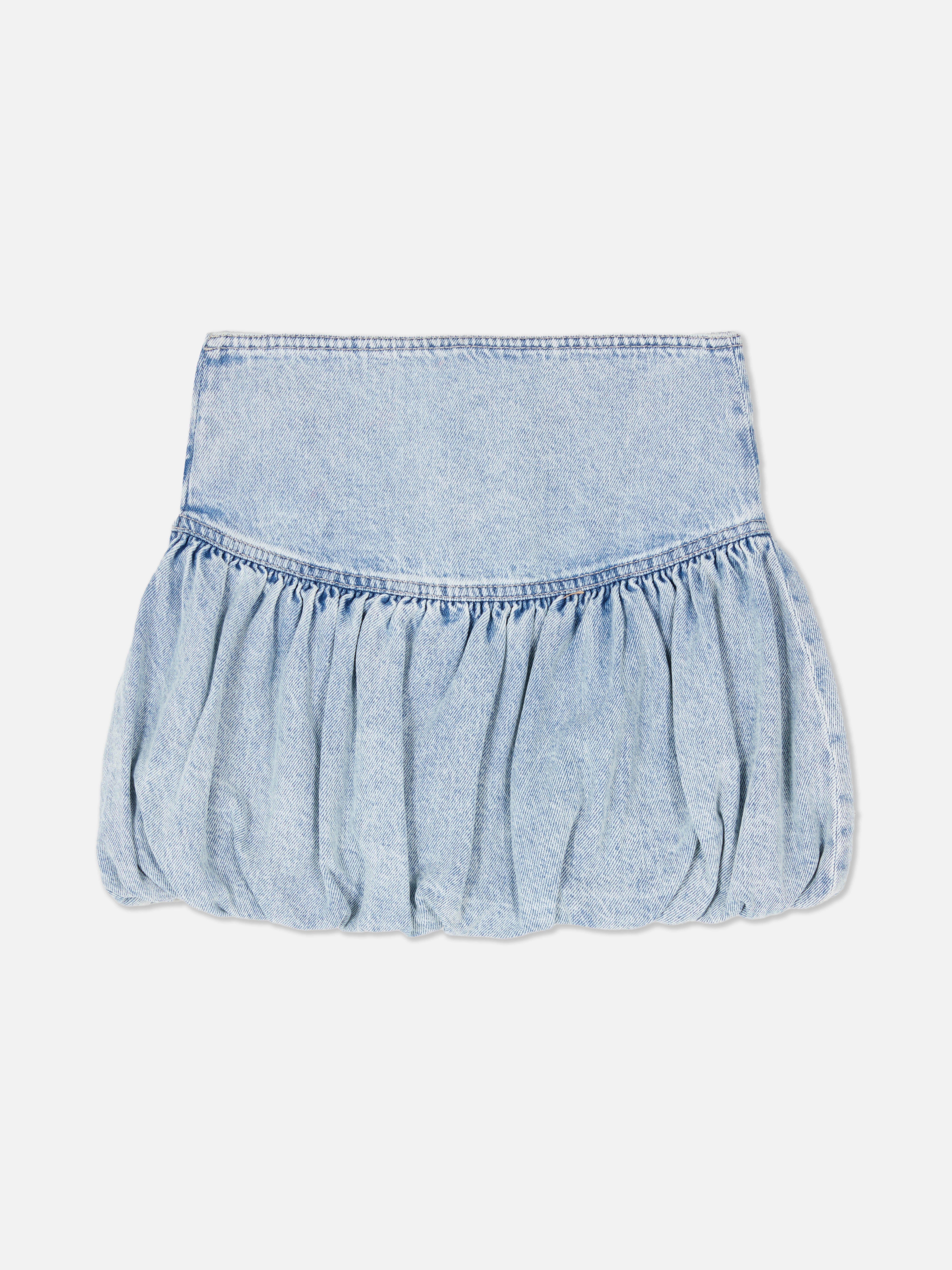 Fustă bufantă din denim O fustă bufantă din denim cu fermoar lateral