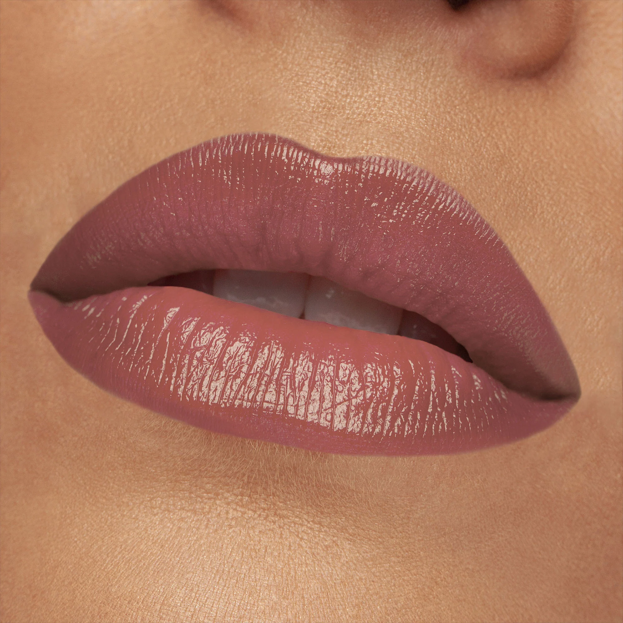 Labbra Cult Creamy Lipstick - Rossetto brillante, Rossetto