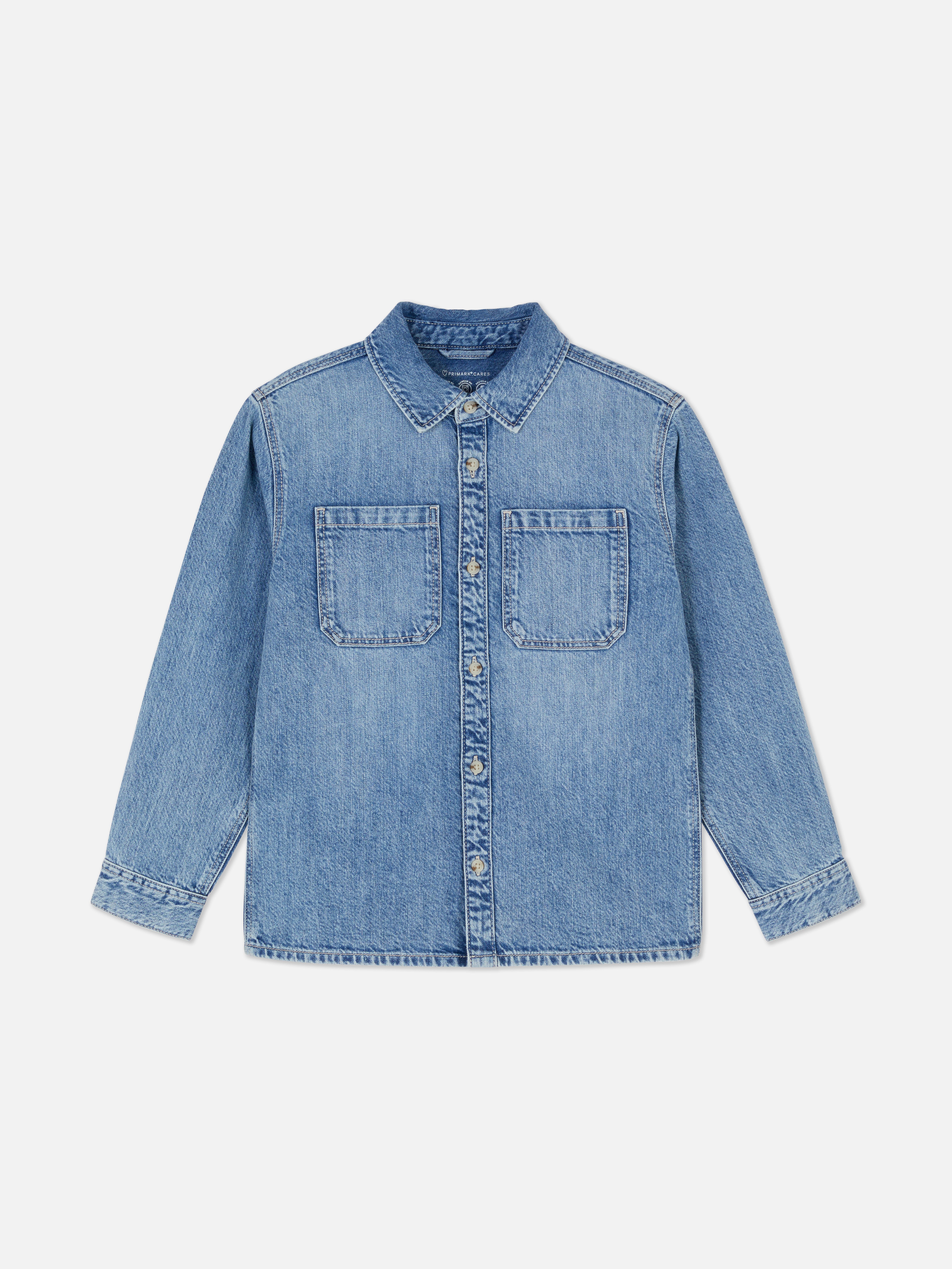Langärmeliges Jeanshemd. Kleiden Sie Ihr Kind im Arbeitskleidungsstil mit diesem geknöpften Jeanshemd.