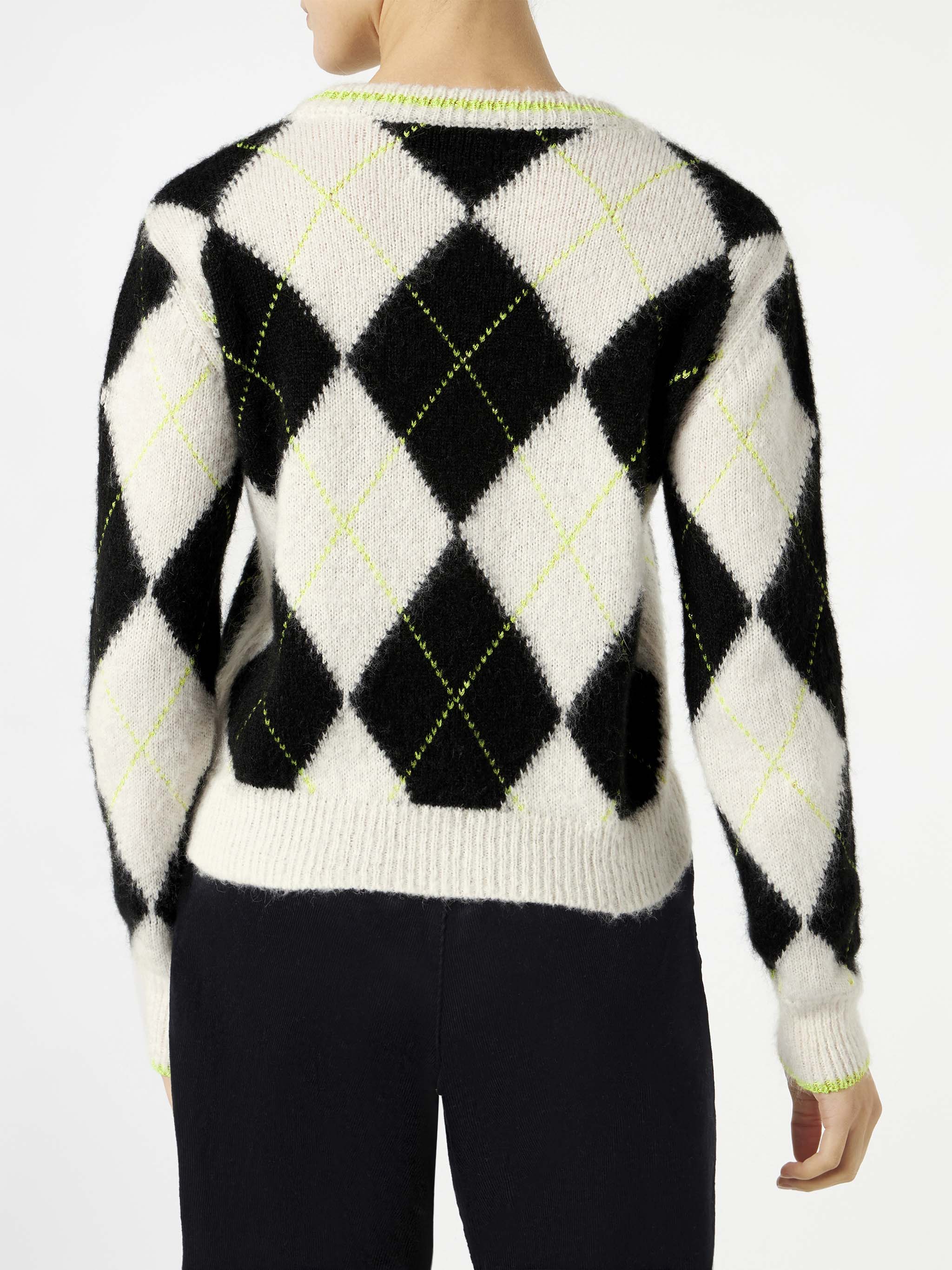 Maglione da donna cropped garzato con motivo a rombi