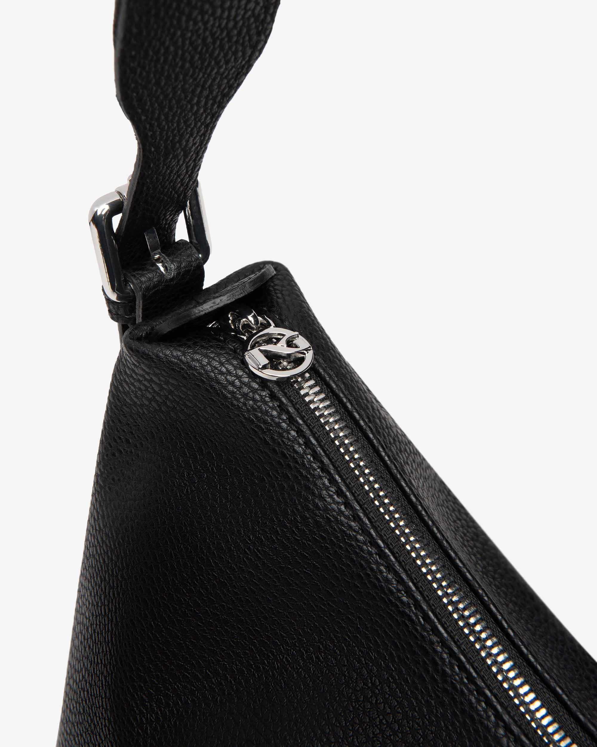  Damen-Schultertasche aus technischem Material