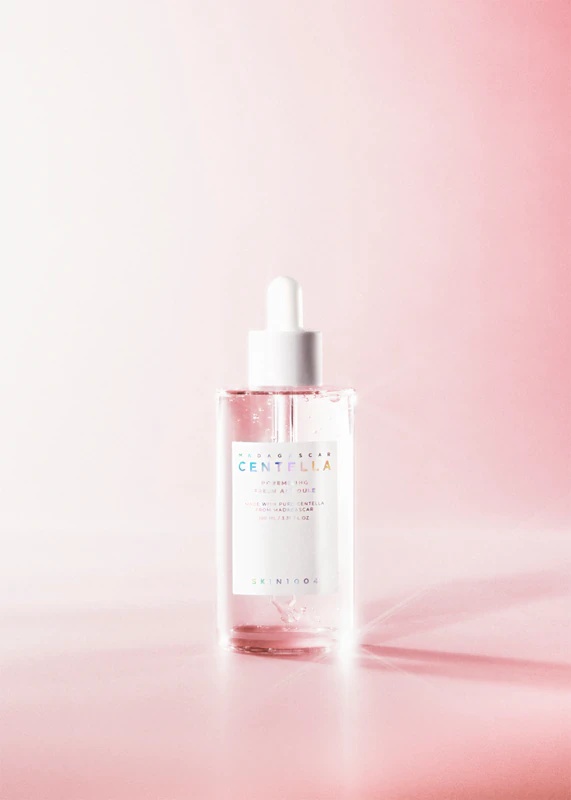 SKIN1004 Madagaskaras Centella Poremizing Fresh Ampoule detoksikācijas sejas serums ādas izlīdzināšanai un poru samazināšanai