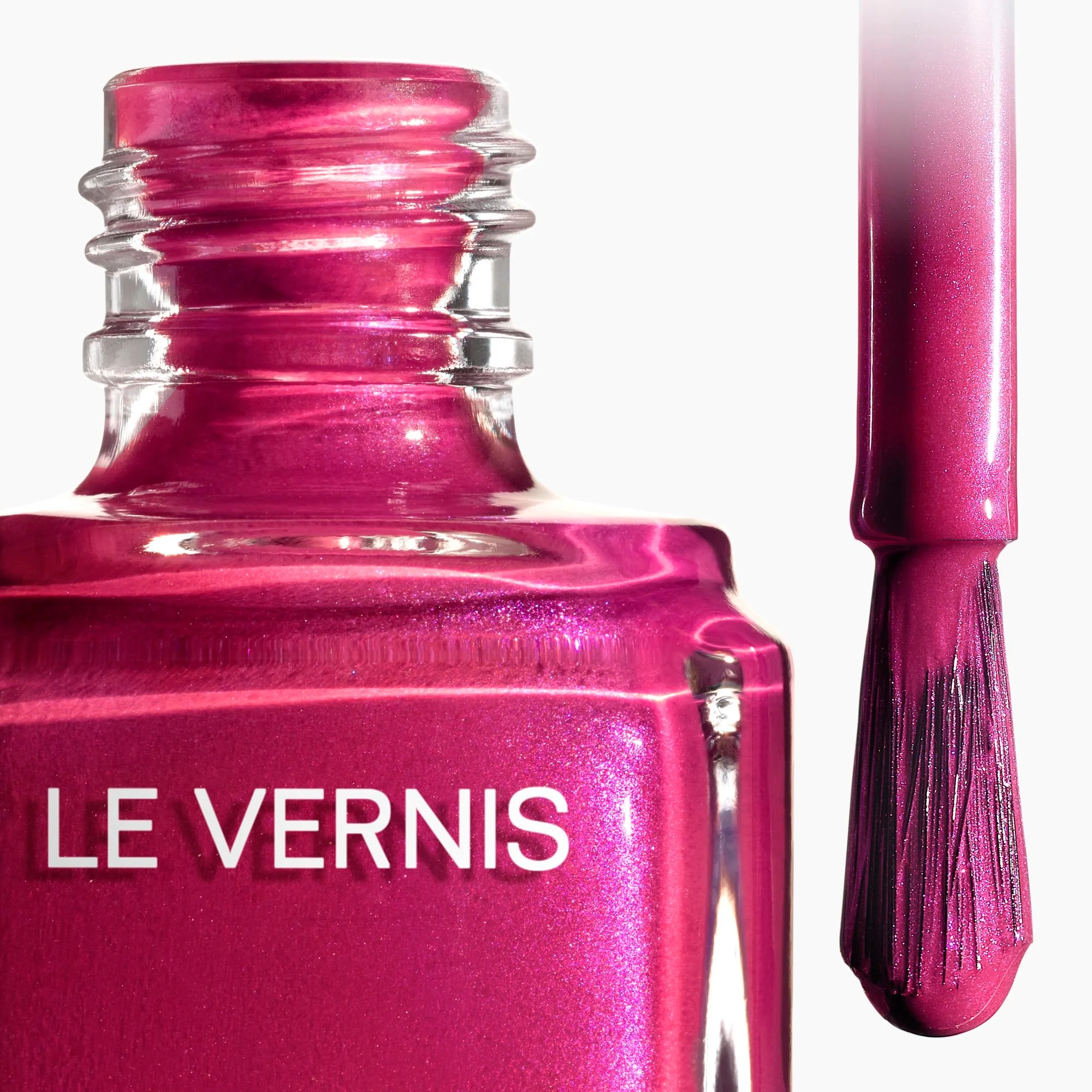 LE VERNIS - COLORE E BRILLANTEZZA LUNGA TENUTA