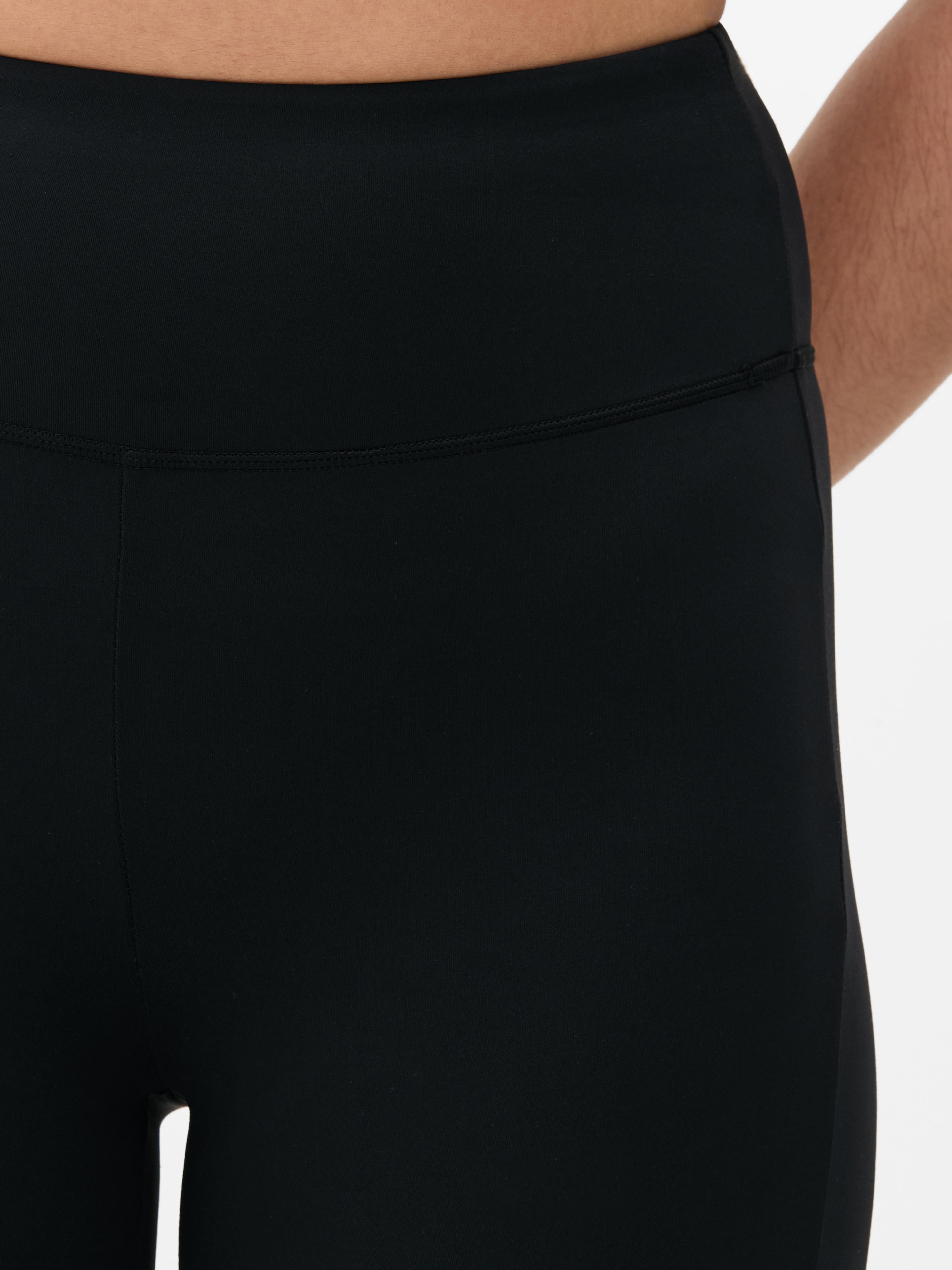 Ultraweiche, ausgestellte Leggings. Ausgestellte Leggings mit breitem Bund und extra Stretch.