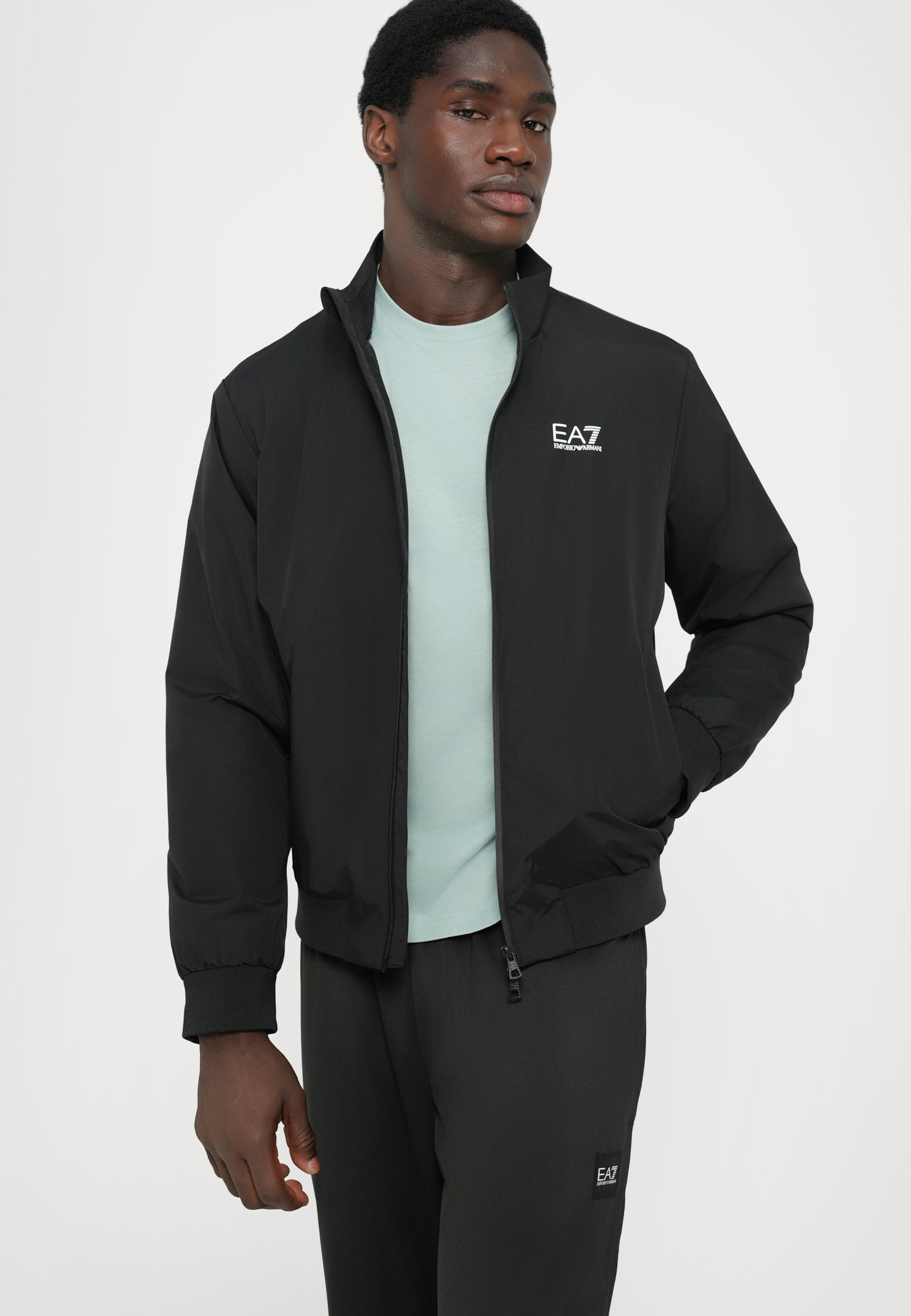 EA7 Emporio Armani TRAIN CORE VESTE - Veste d'hiver - noire