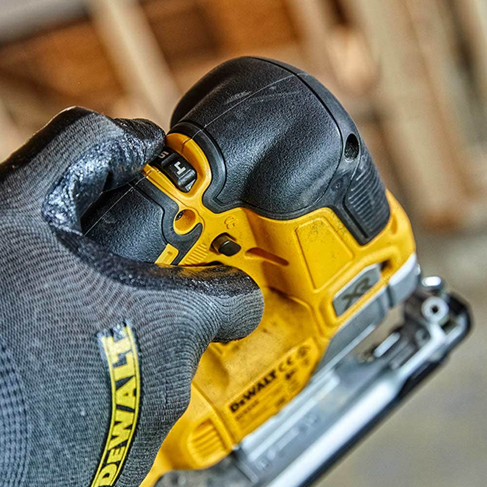 DEWALT 18V Akku-Stichsäge mit bürstenlosem Motor und Topgriff DCS334N-XJ