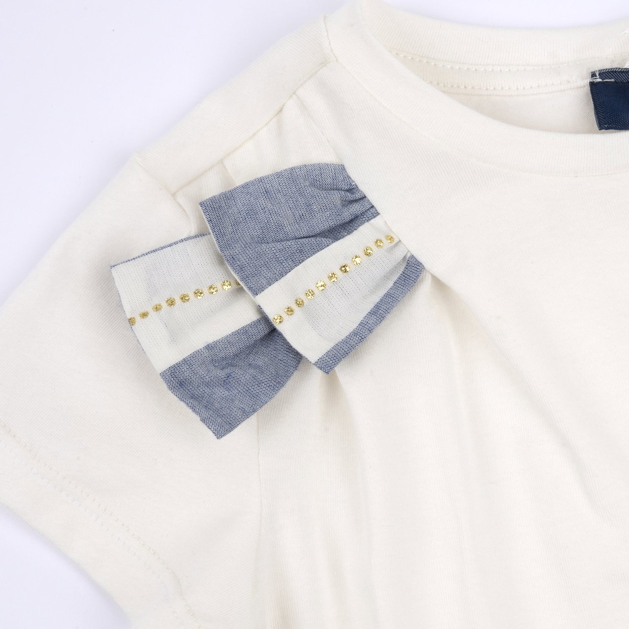 T-shirt avec nœud