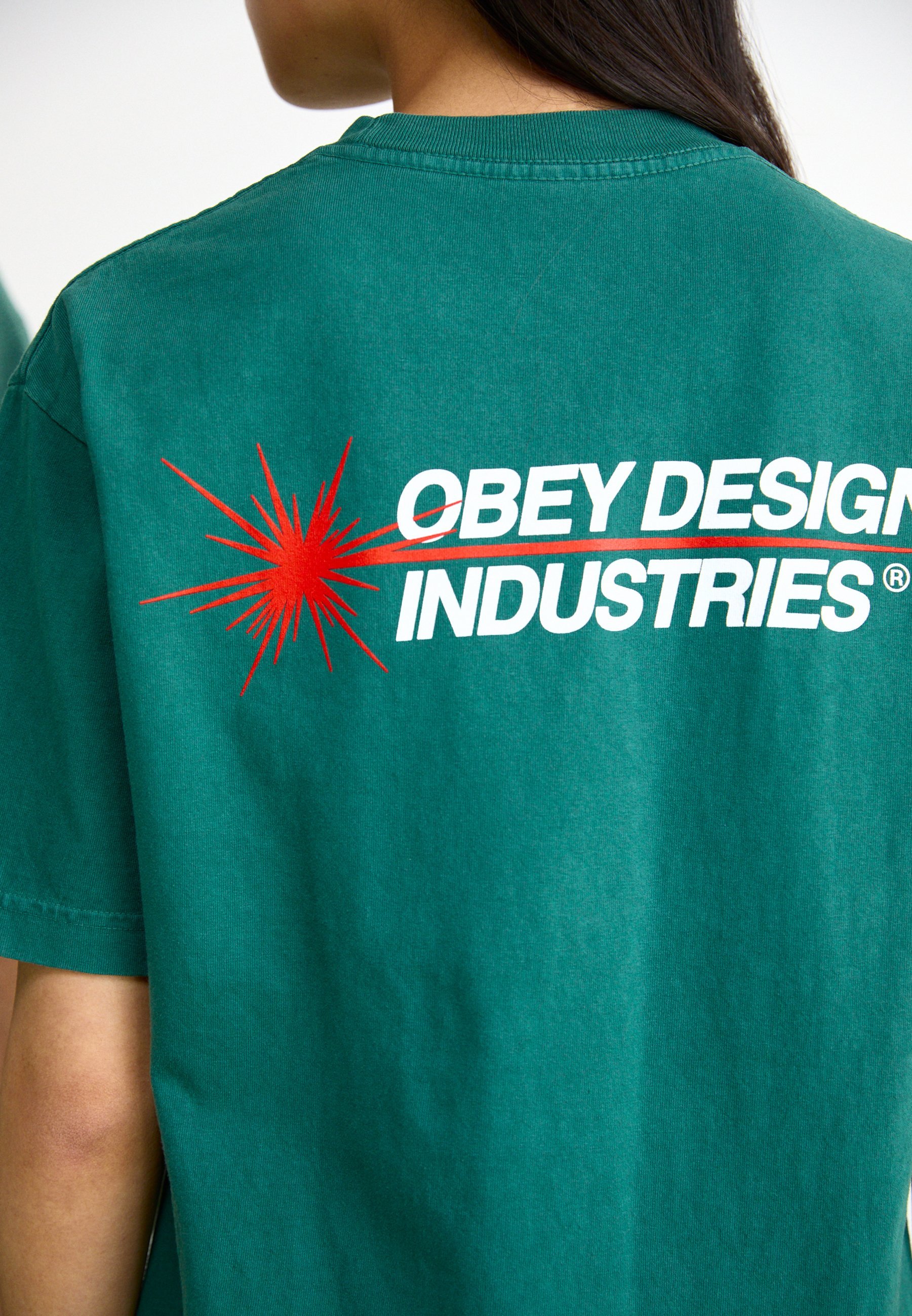 T-shirts Obey Clothing