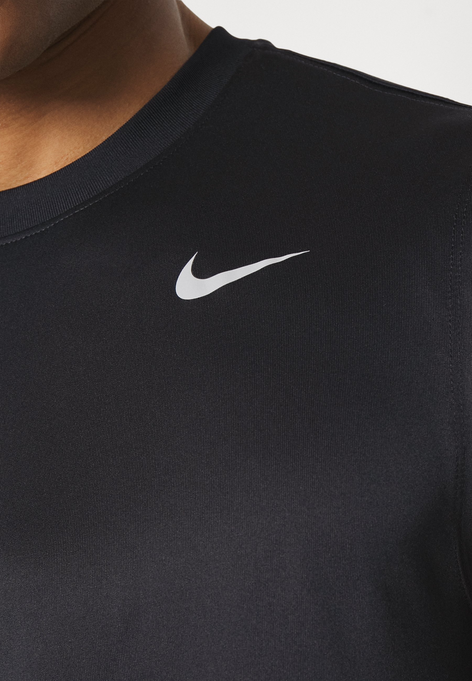 Nike Performance TEE RESET - Toppi - musta/mattahopea