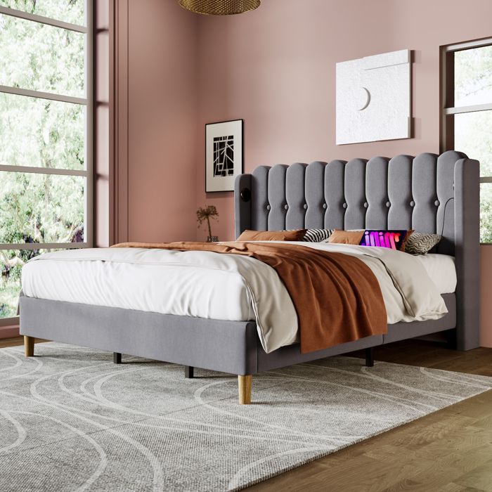 Cama doble gris de 180×200 cm con somier de láminas incluido, puertos USB+Tipo-C, cabecero acolchado, requiere montaje.