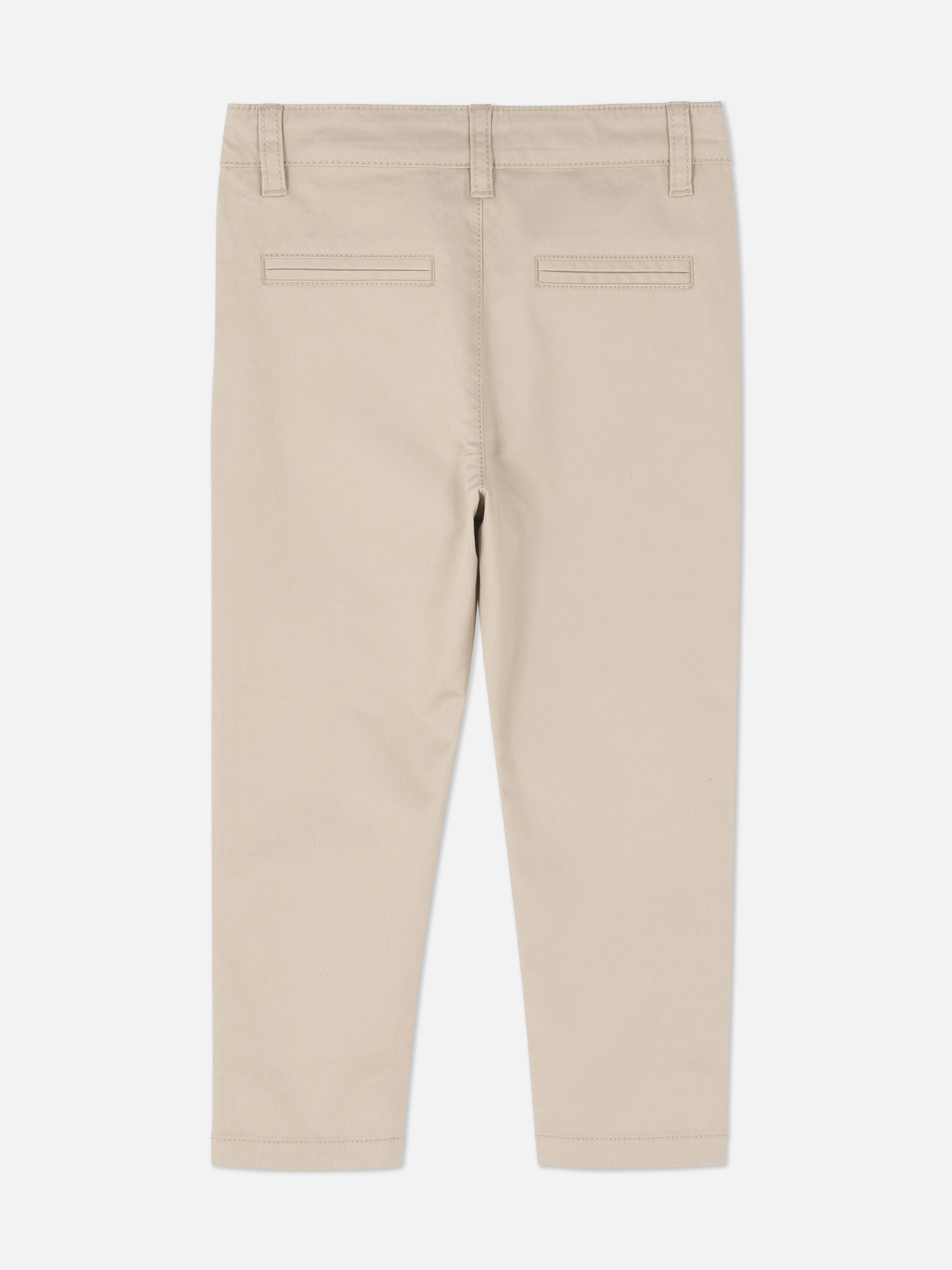 Pantaloni chino pentru băieți. Acești pantaloni chino cu găici pentru curea, detalii cu buzunare și croi drept își au locul în garderoba lor elegantă.