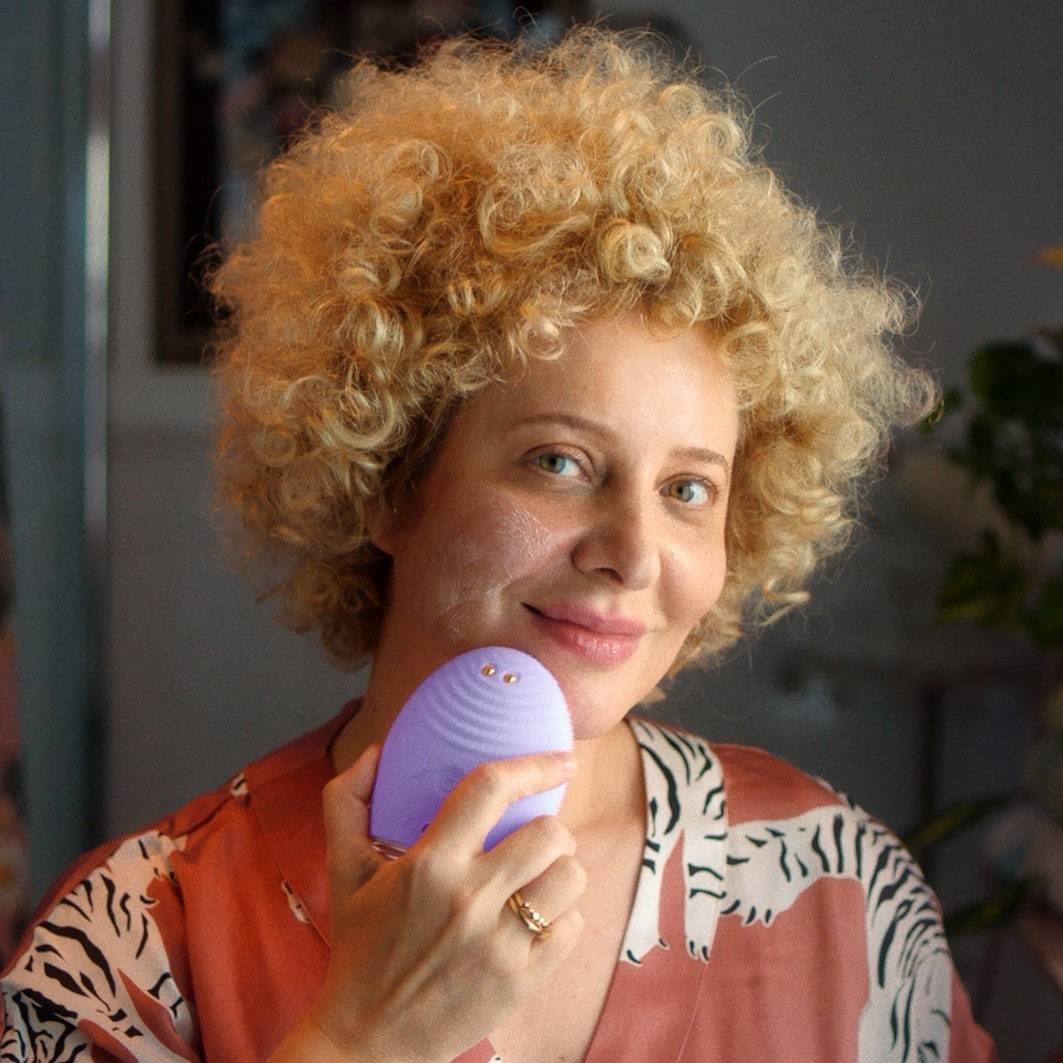 FOREO LUNA™ 4 Plus električni masažer za lice – 1 komad
