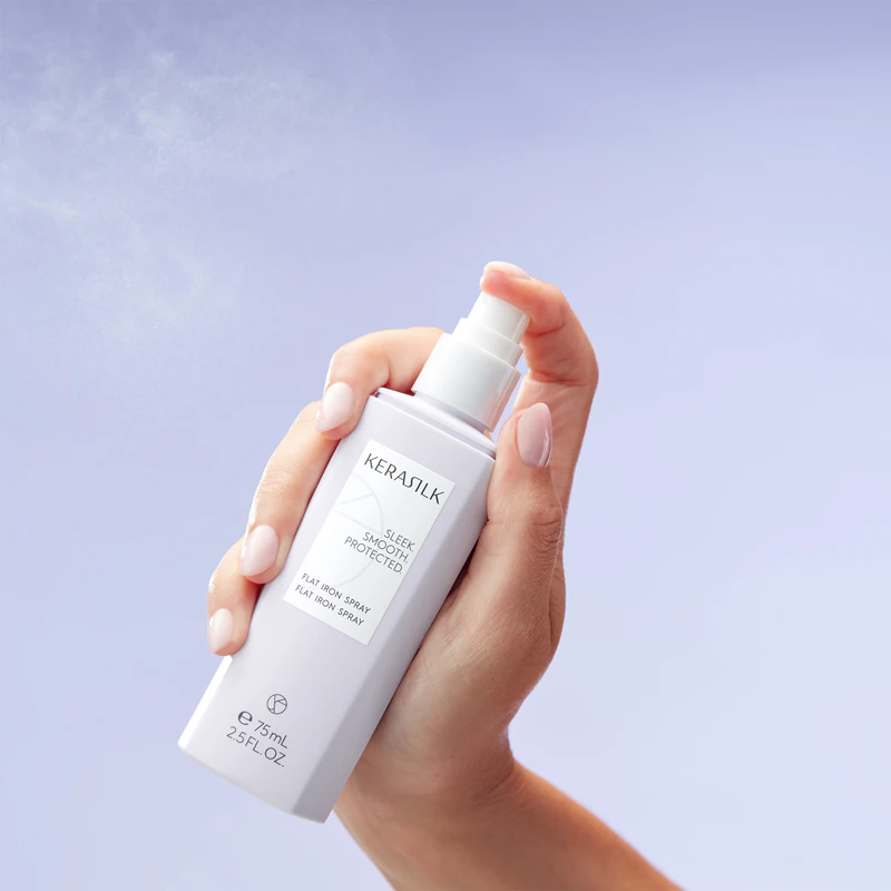 spray fixador para chapinha KERASILK Styling Flat Iron Spray é um spray protetor térmico para uso com chapinha ou modelador de cachos.