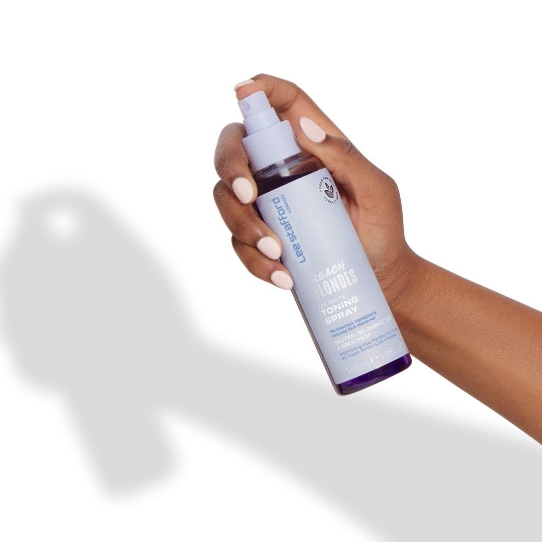 Lee Stafford vlasový stylingový sprej Blondiersspray Ice White tónovací - 150 ml