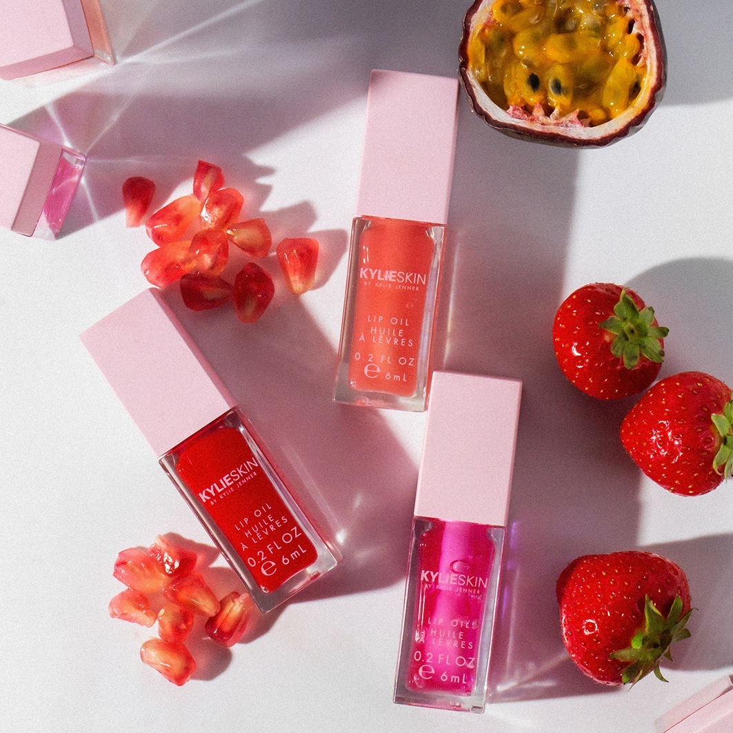 KYLIE SKIN lūpų aliejus, būtinas pasirinkimas. Kylie Skin lūpų aliejus – lazdyno riešutų kremas, 6 ml – 6 ml