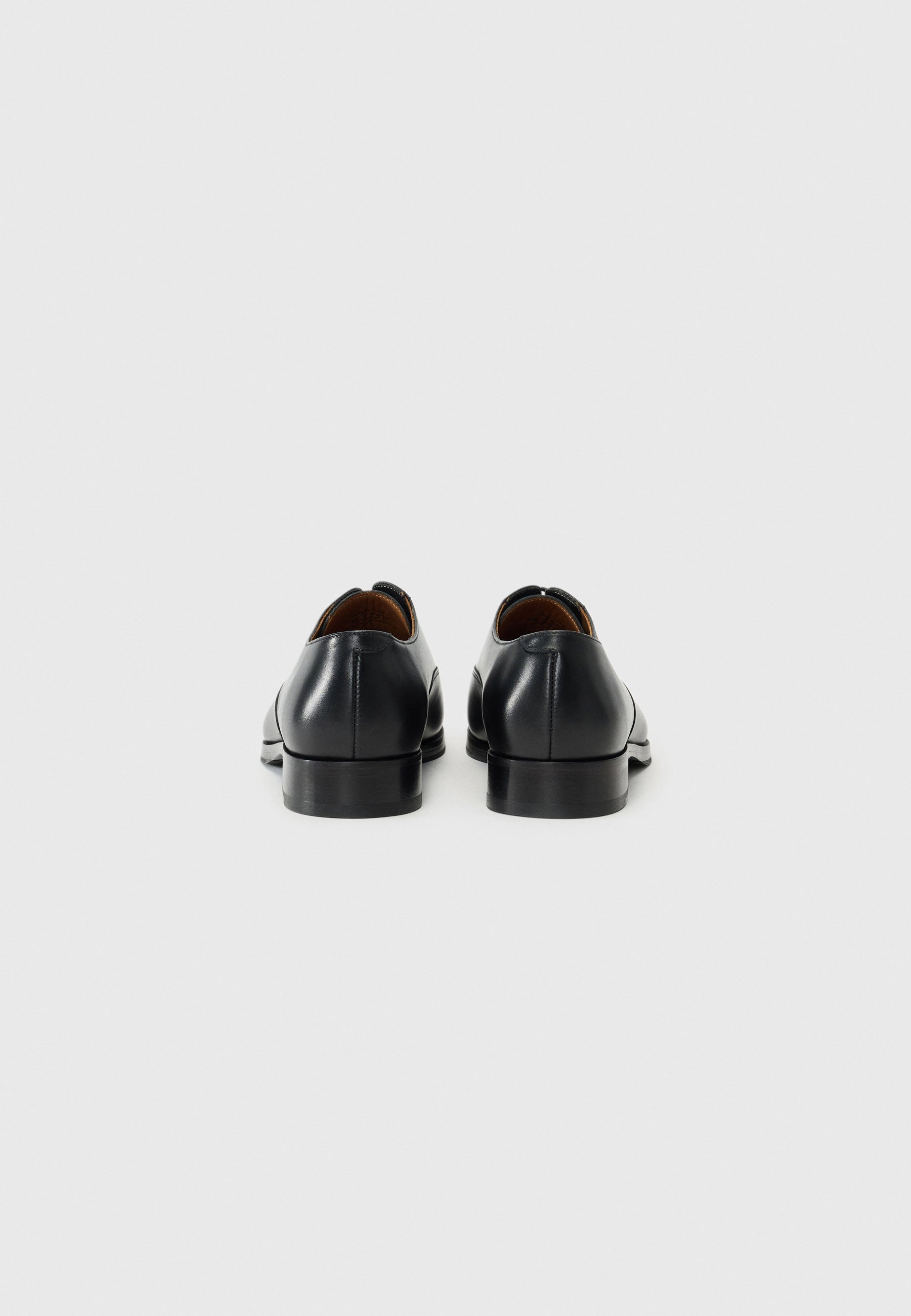 Tiger of Sweden NUPTONE - Stijlvolle veterschoenen - zwart