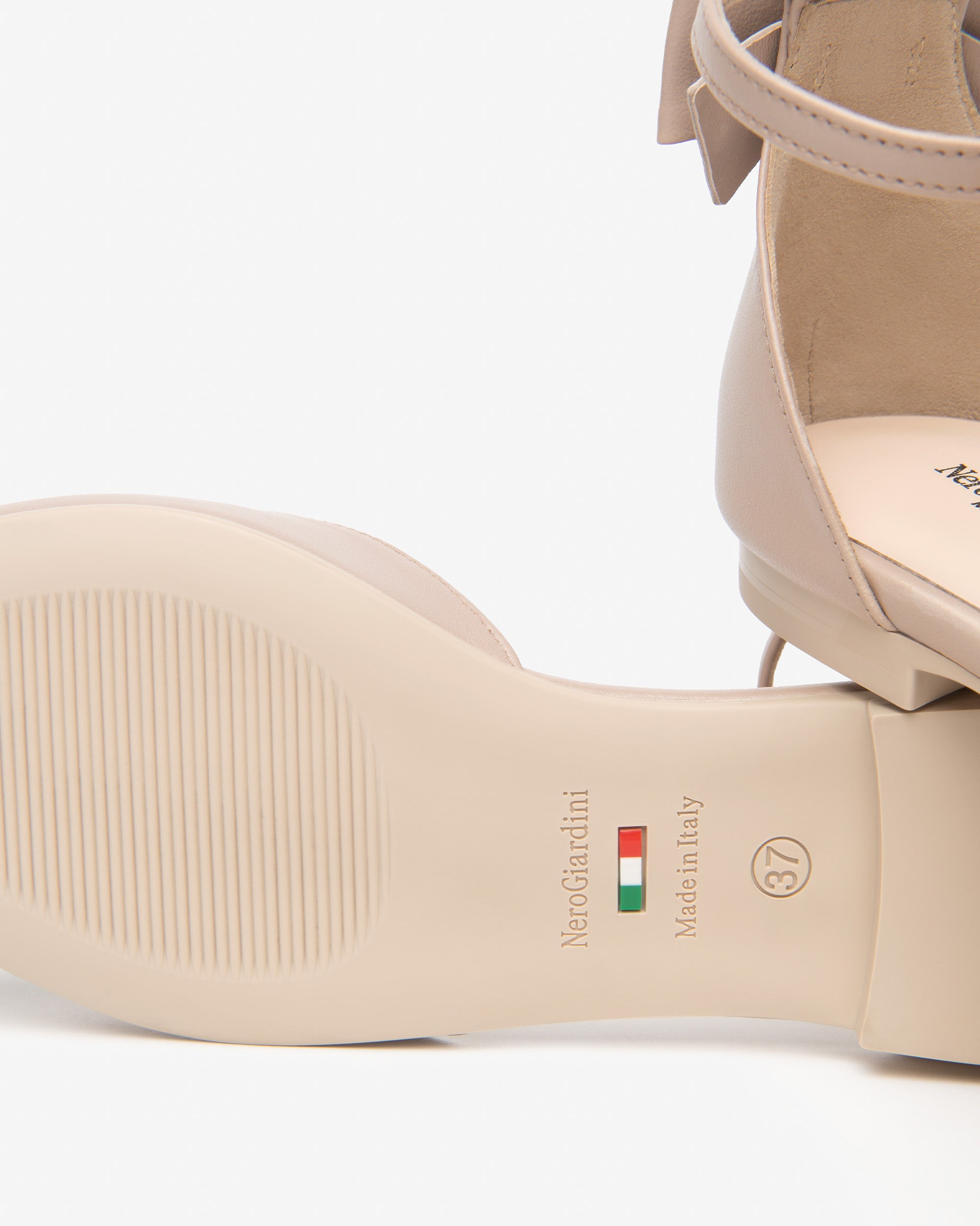  Damen-Pumps aus Leder