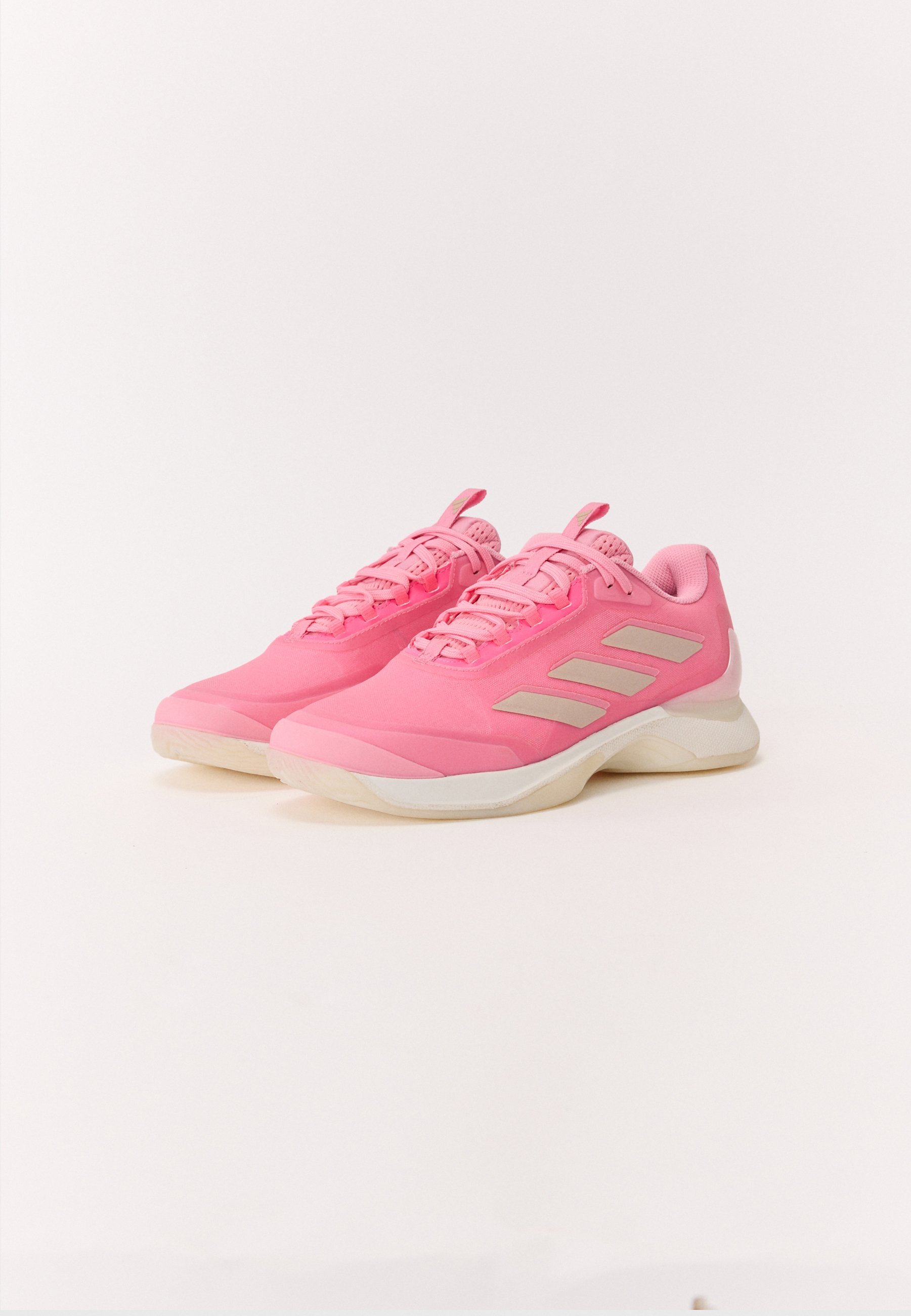 adidas Performance AVACOURT 2 - Multicourt tennisschoenen - bliss pink/zilverkleurig/lucid pink