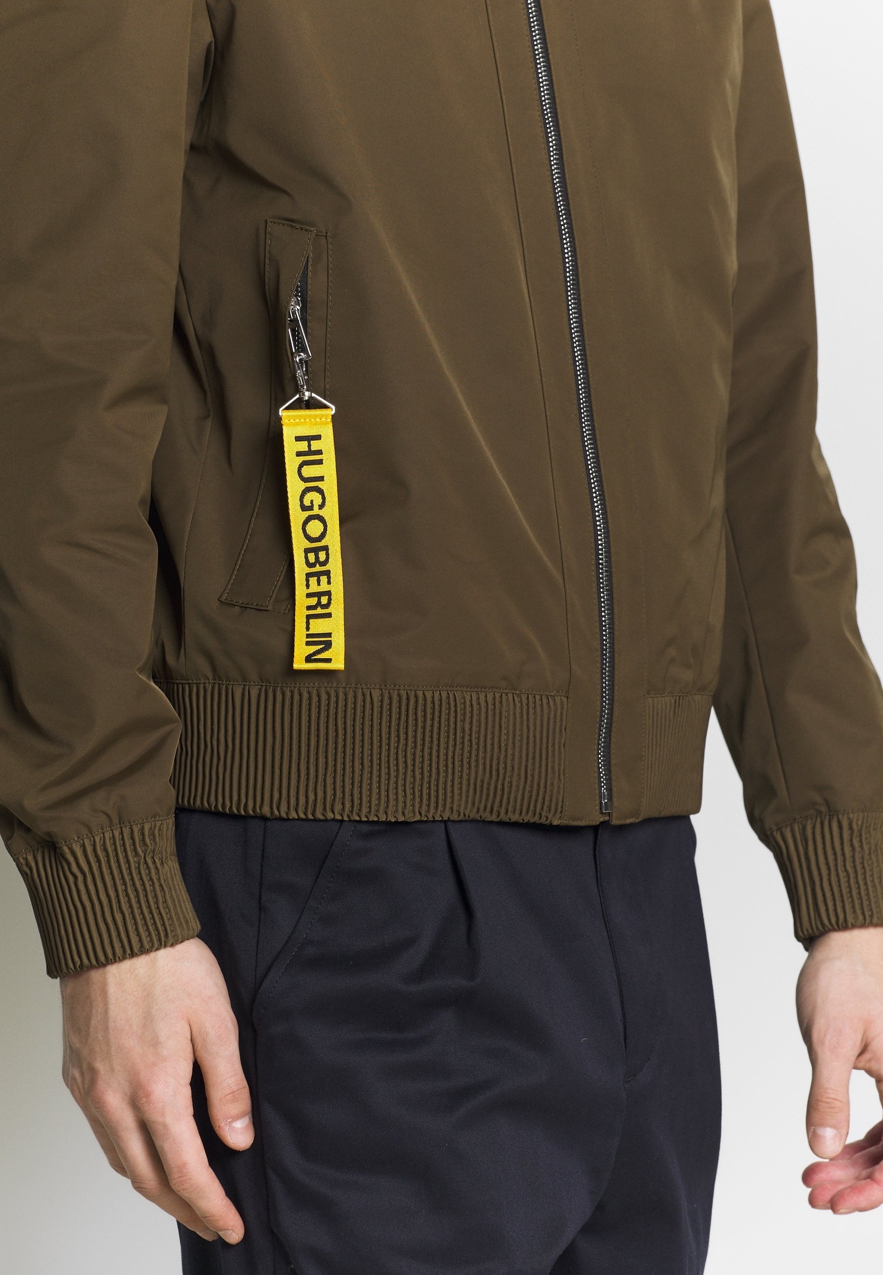 Bomber bunda HUGO - olivová