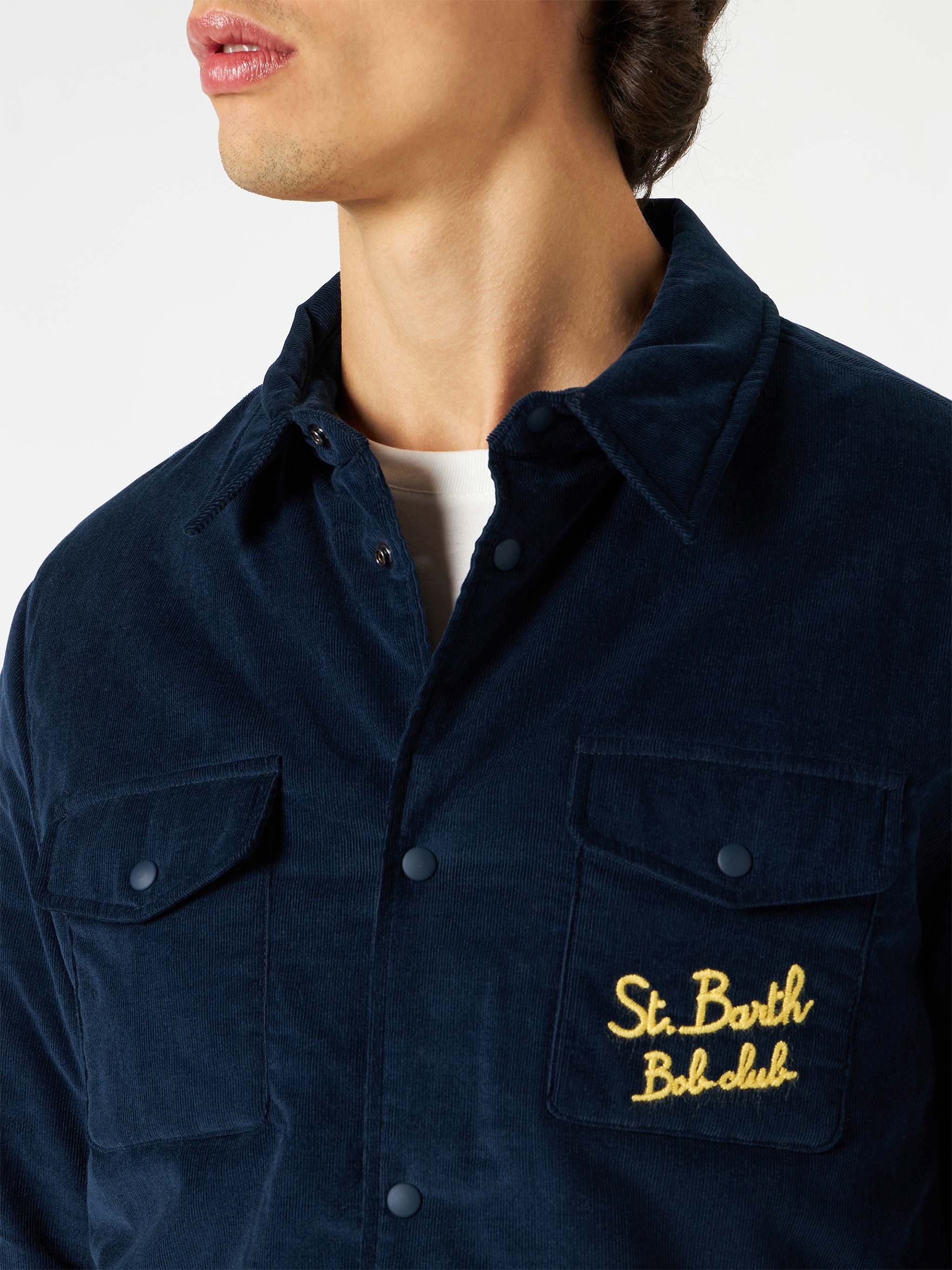 Camisa extragrande con bolsillo y bordado del St. Barth Bob Club.