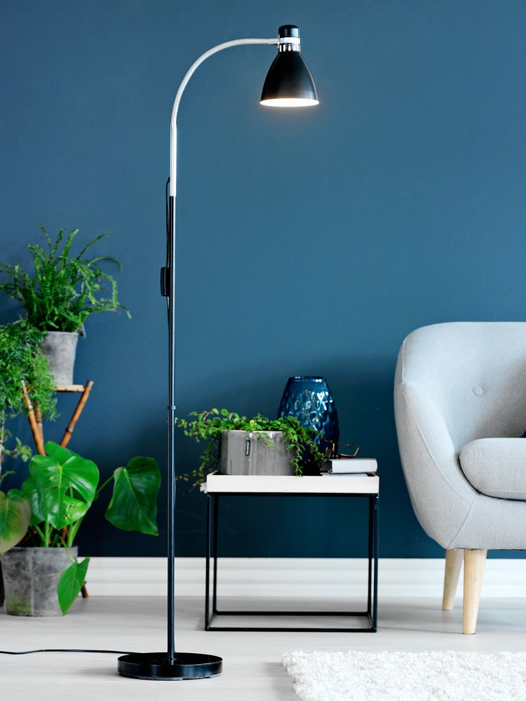 HANSSON HANSSON podna lampa V155 cm crna