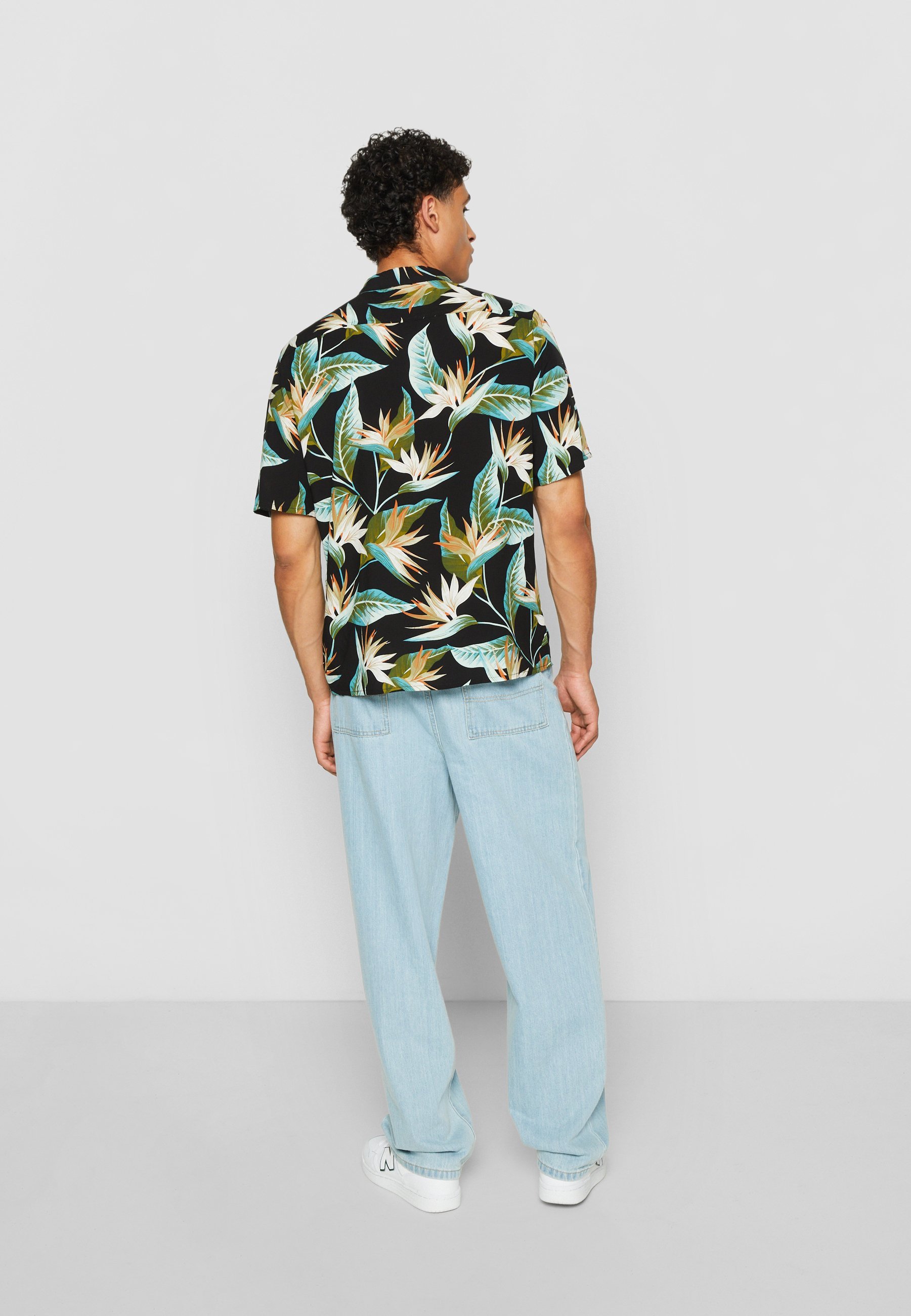 Camicia Urban Classics BLOSSOMS - nera