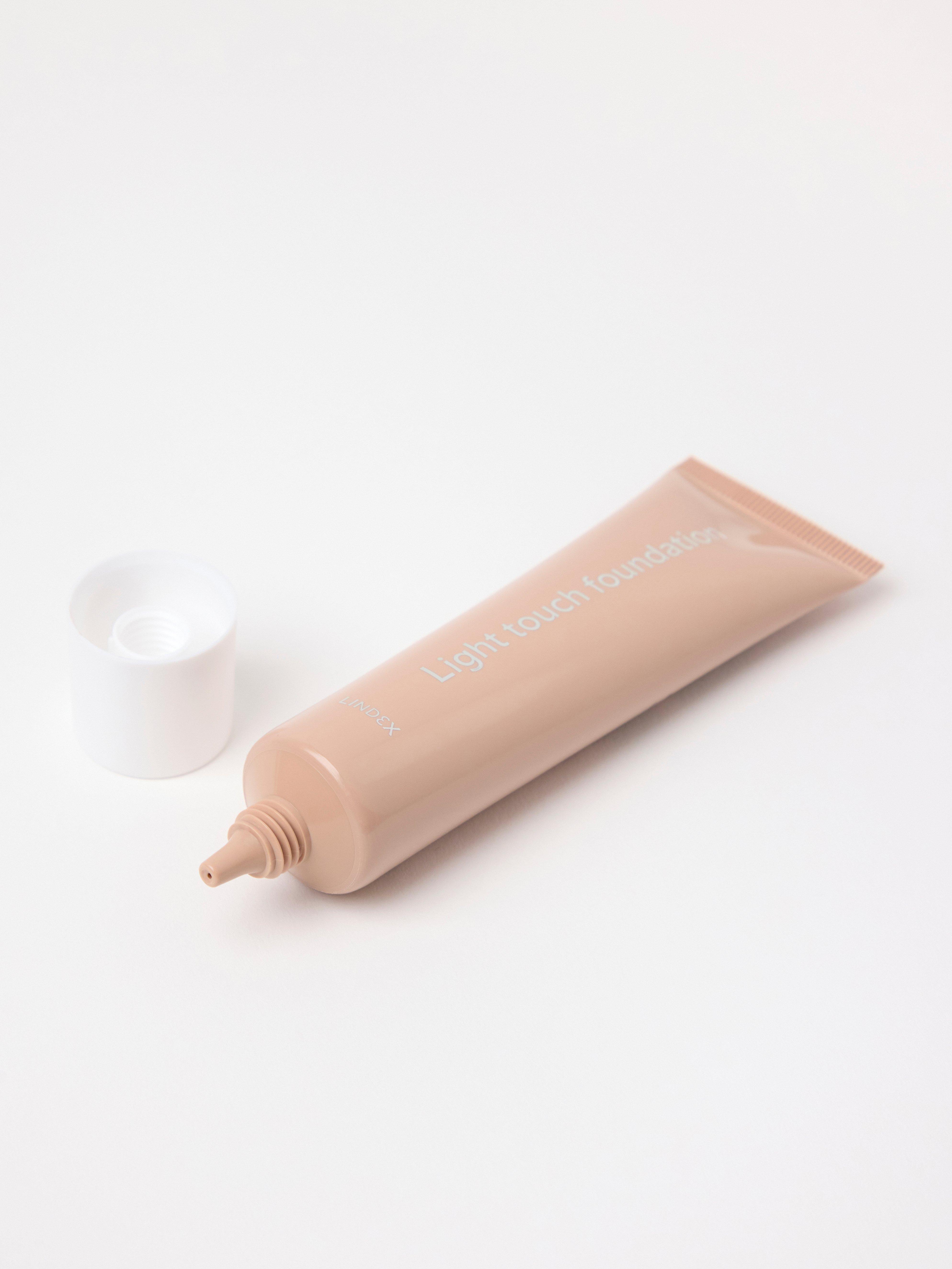 Base de maquillaje Lindex Beauty Light Touch 2