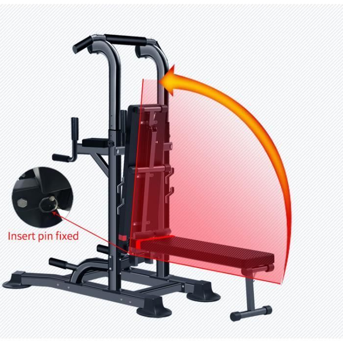 Power Tower multifunctioneel krachttrainingsstation uitgerust met een verstelbare bank voor pull-ups, squats en buikspieroefeningen.