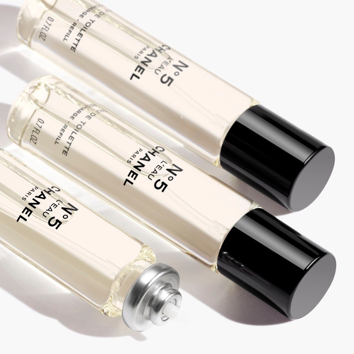 CHANEL Parfum N°5 Eau de Toilette Twist and Spray – 3 pakiranja s raspršivačem (po 20 ml) bez raspršivača – 60 ml